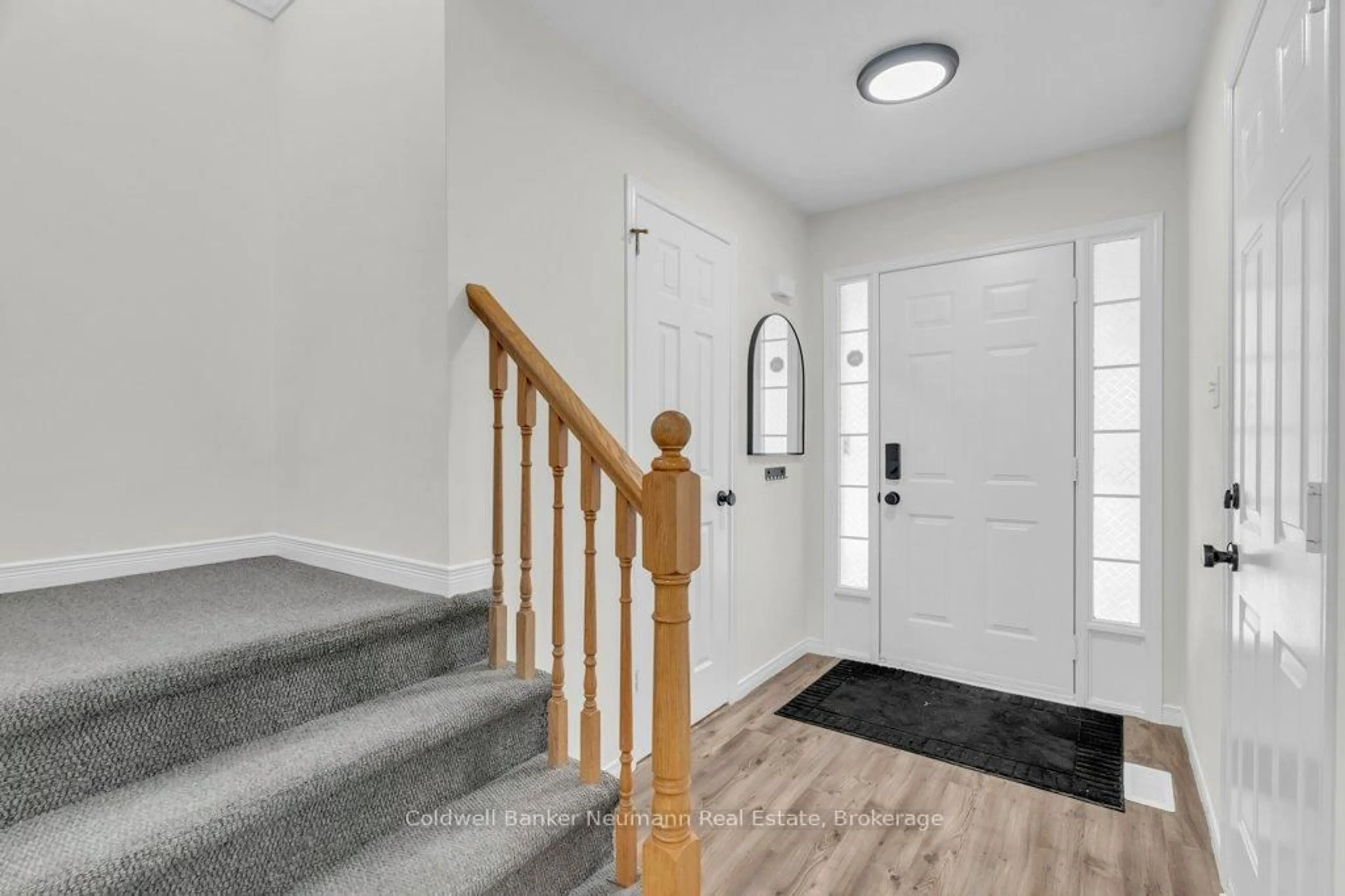Indoor entryway for 6 Law Dr, Guelph Ontario N1E 7E8