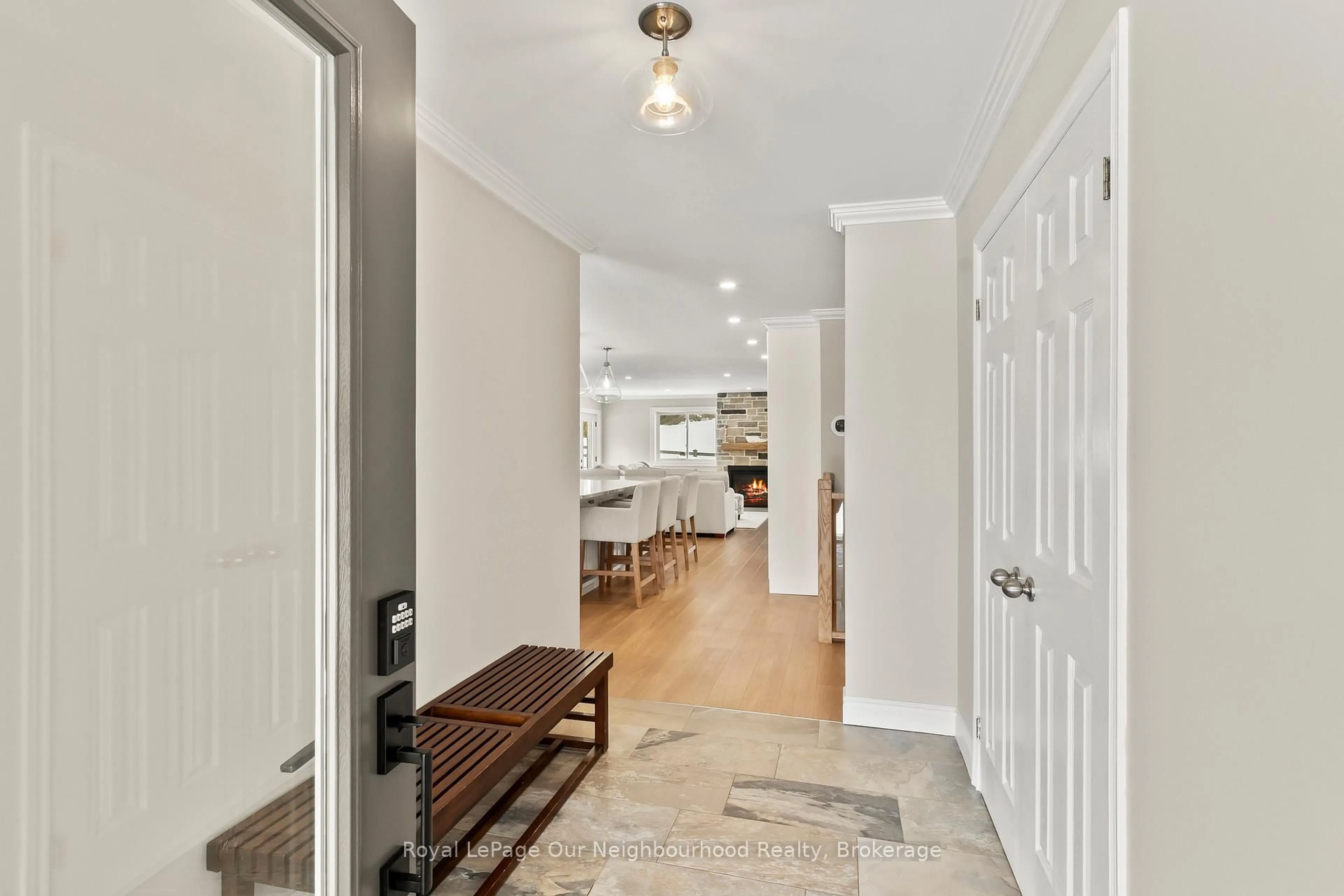 Indoor entryway for 771 Traceys Hill Rd, Kawartha Lakes Ontario K0L 2W0