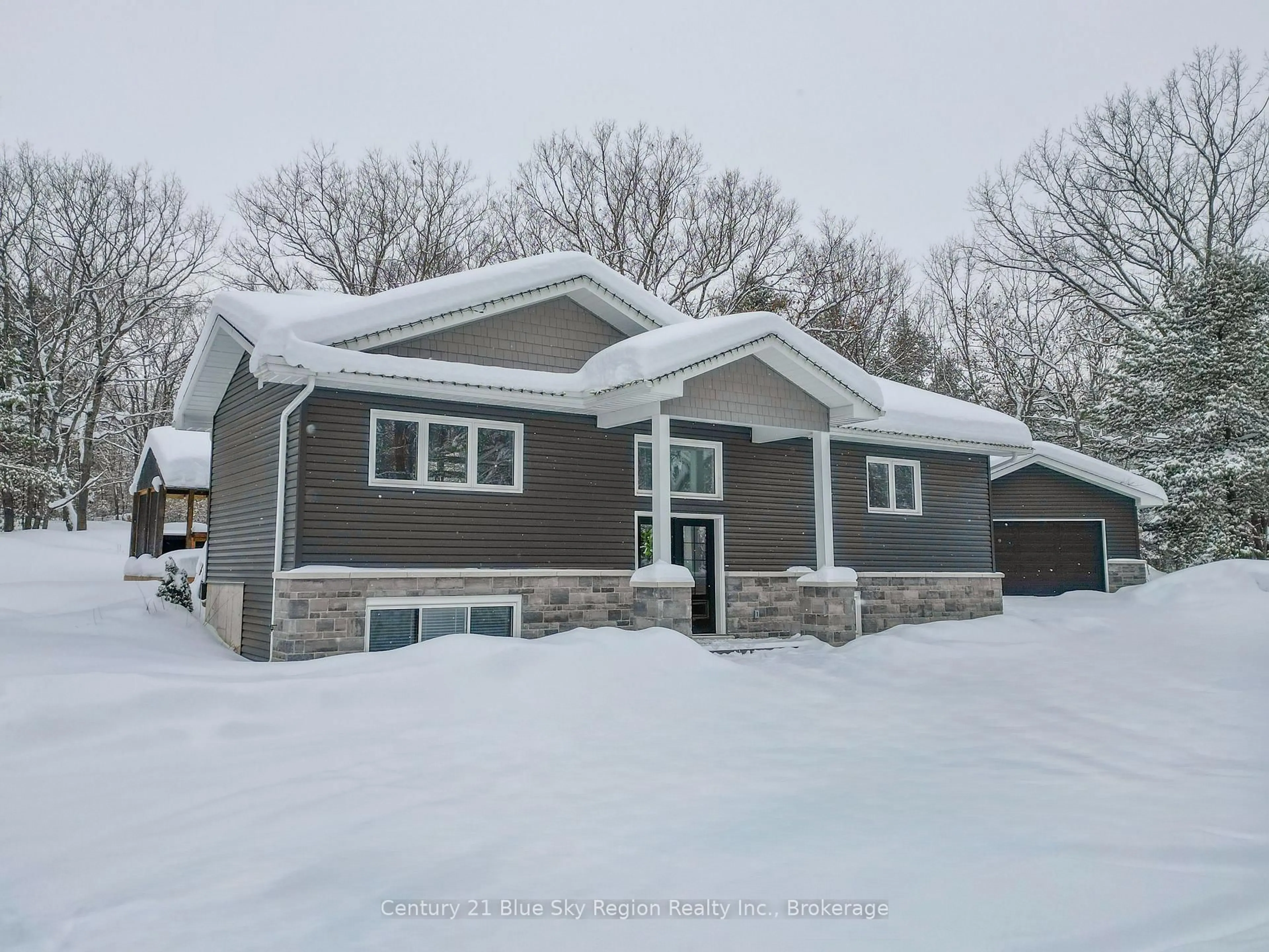 Home with vinyl exterior material, street for 81 Oakridge Dr, East Ferris Ontario P0H 1K0