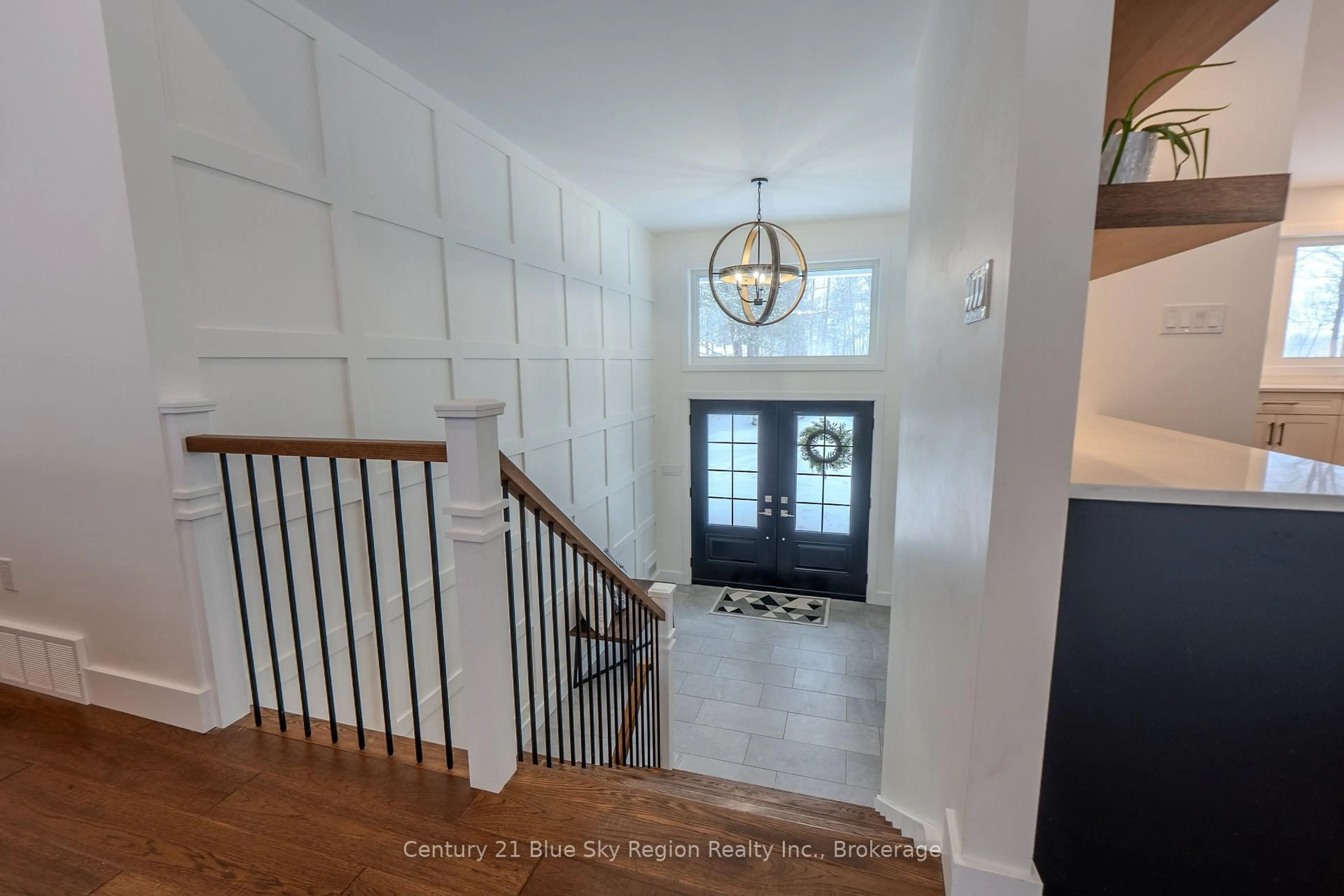 Indoor entryway for 81 Oakridge Dr, East Ferris Ontario P0H 1K0