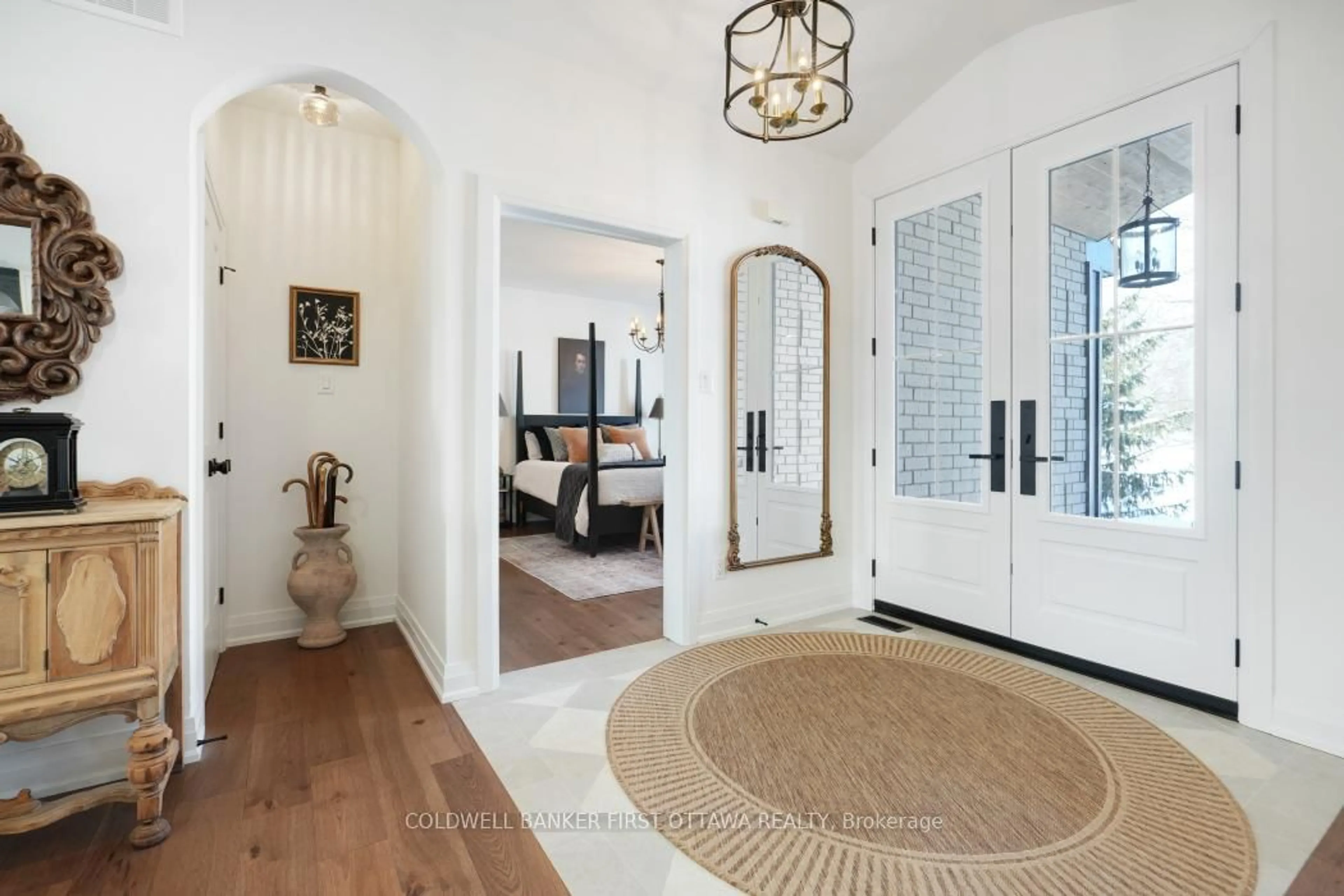 Indoor entryway for 179 Glenncastle Dr, Carp Ontario K0A 1L0