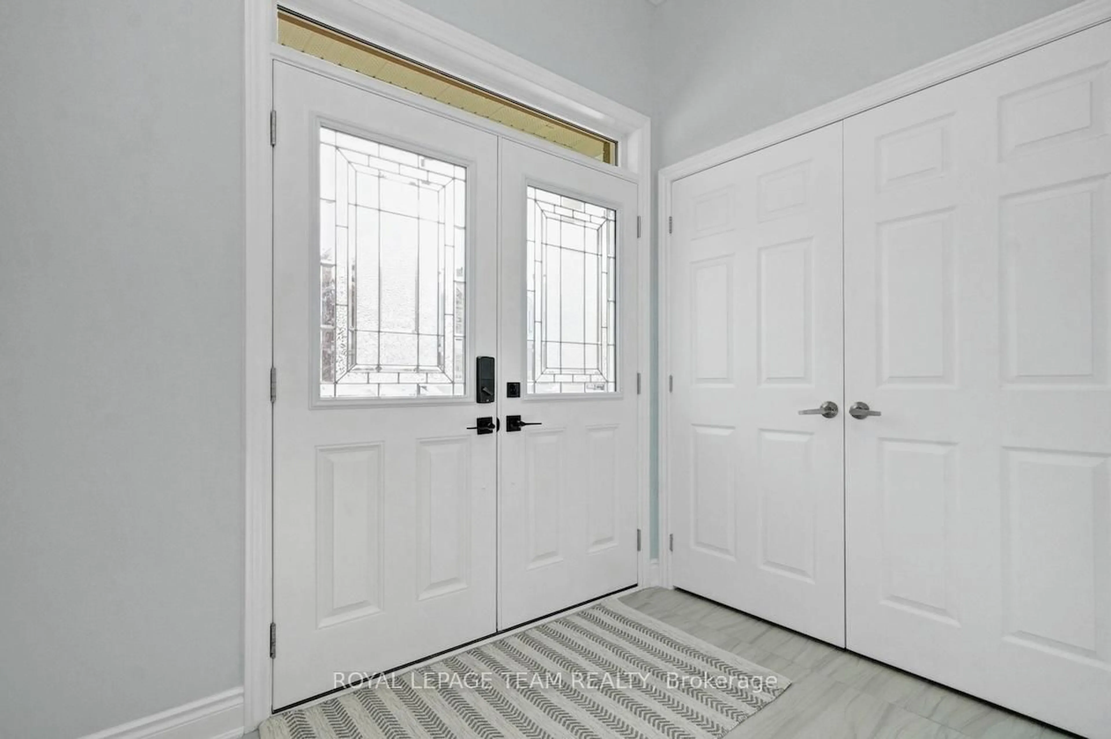 Indoor entryway for 224 Rivertree St, Ottawa Ontario K2M 0J3