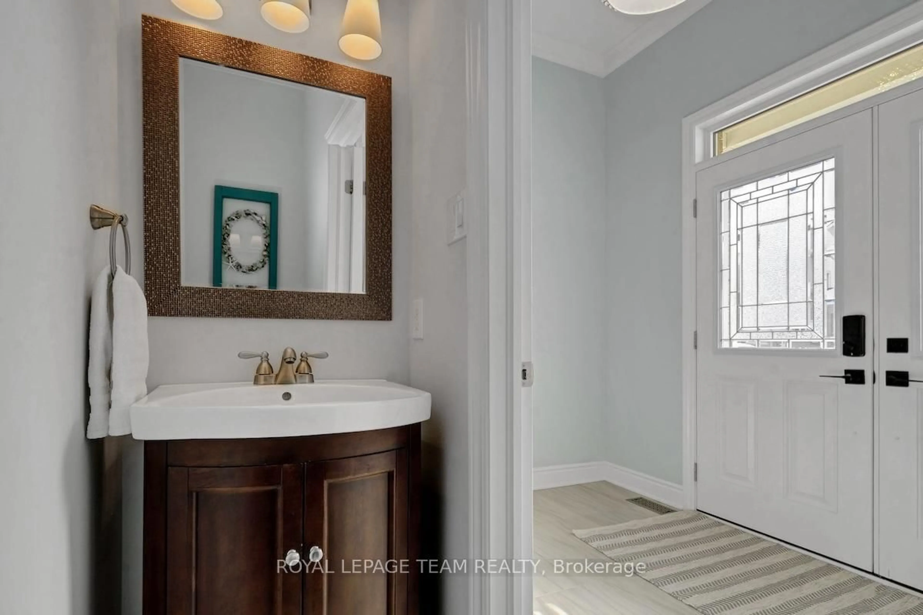 Standard bathroom, ceramic/tile floor for 224 Rivertree St, Ottawa Ontario K2M 0J3