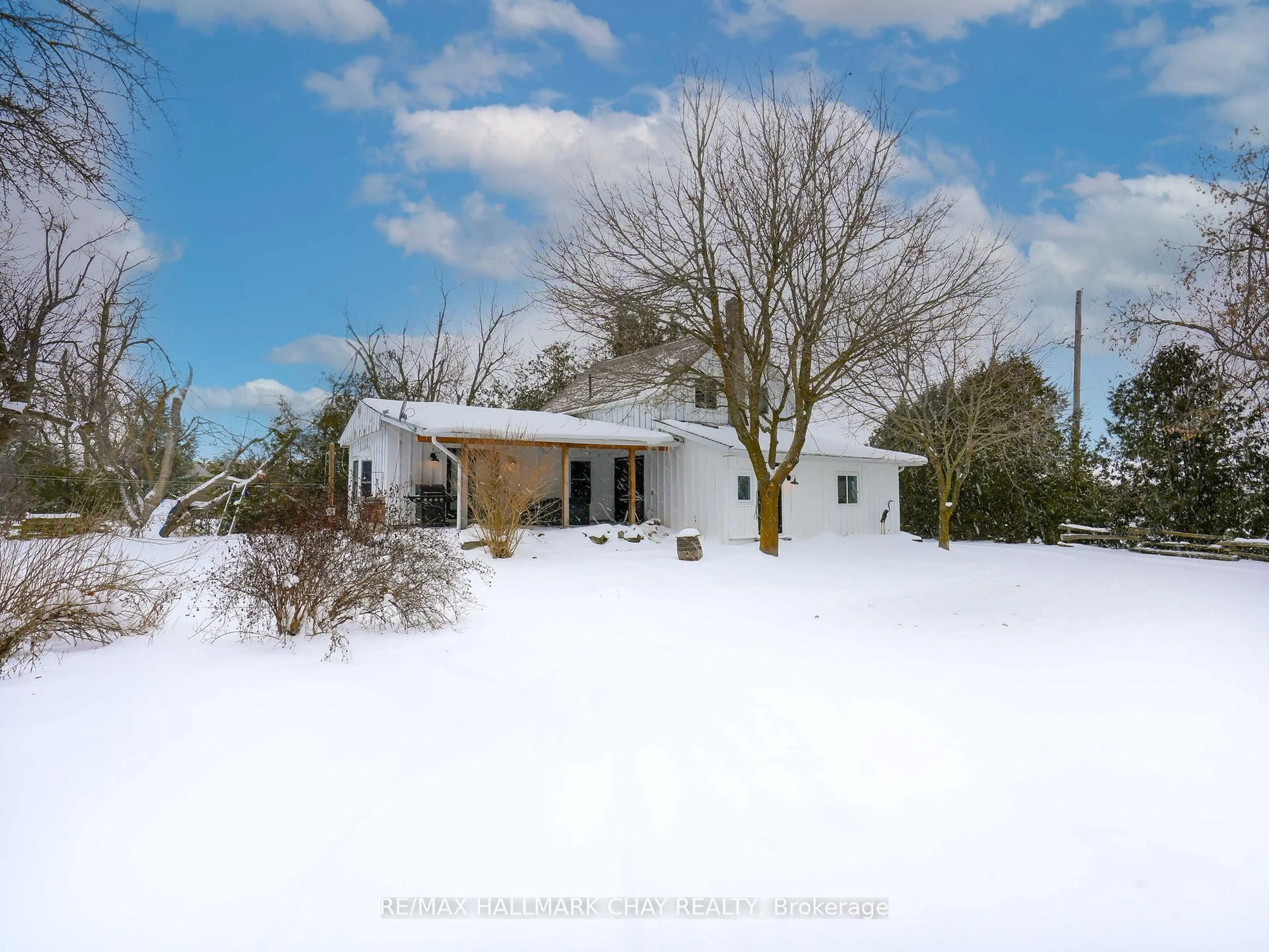 A pic from outside/outdoor area/front of a property/back of a property/a pic from drone, street for 22 Mill Lane, Melancthon Ontario L9V 2T9