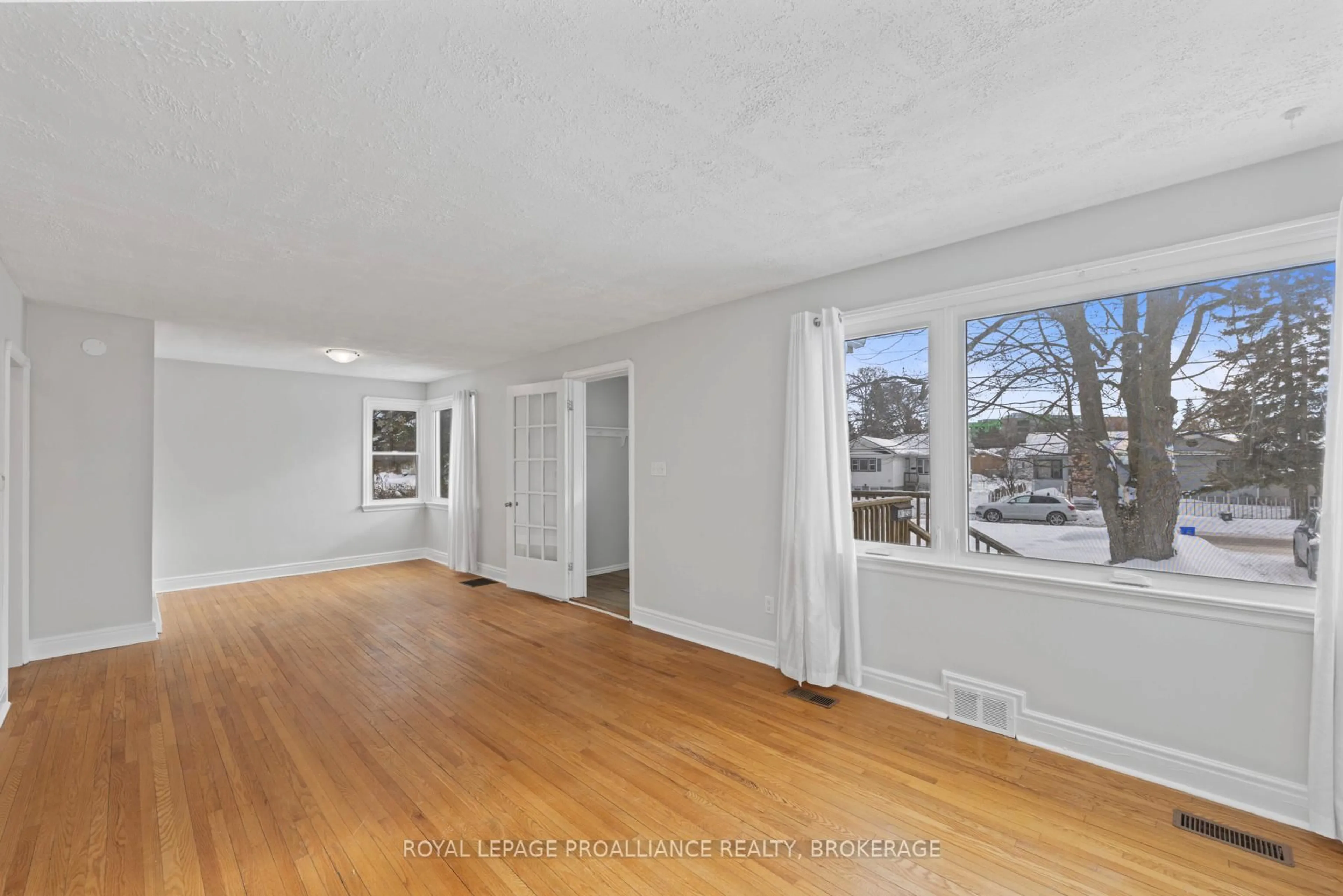 A pic of a room for 120 Hillendale Ave, Kingston Ontario K7M 1S7