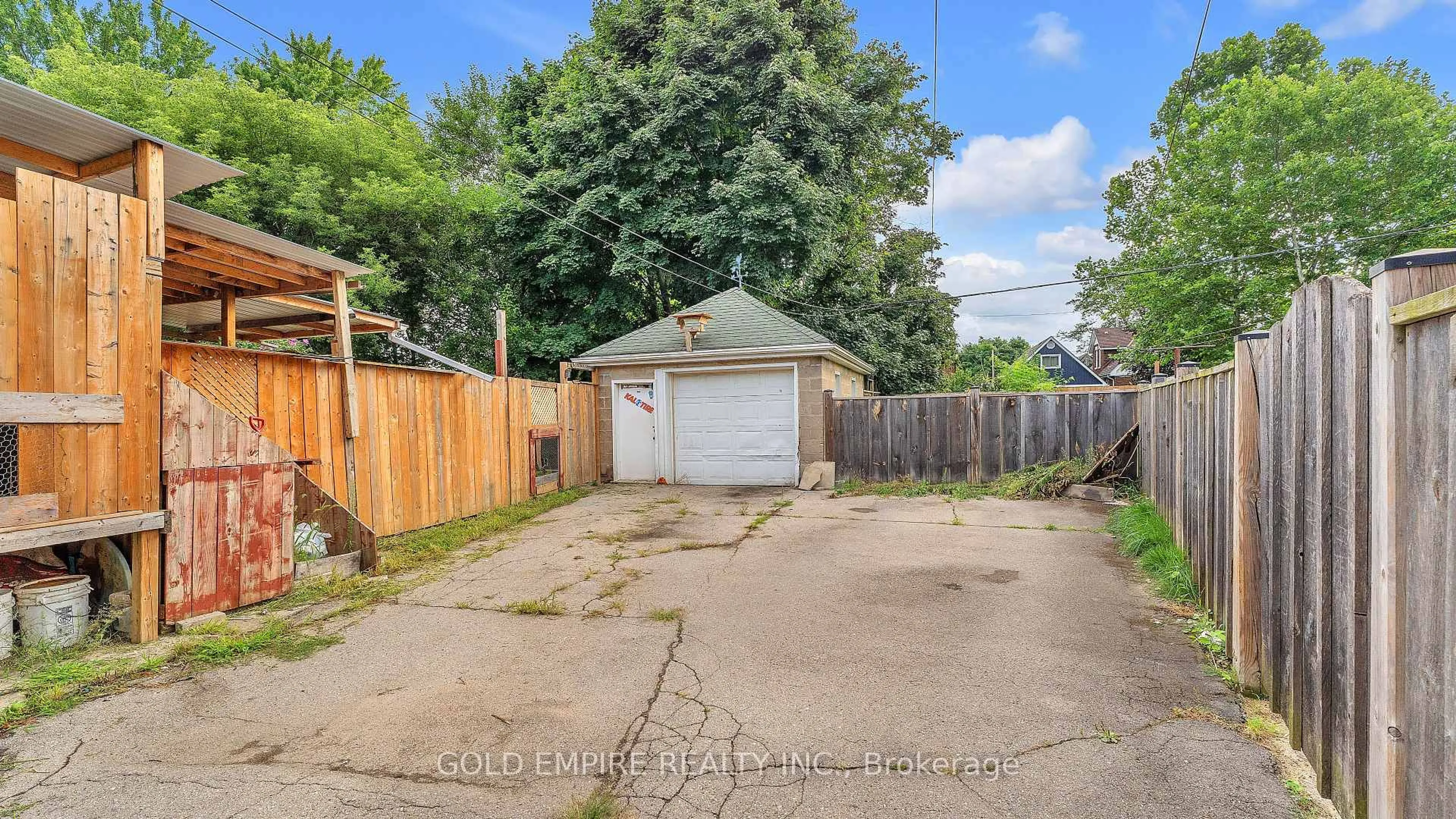 Unknown for 192 St Julien St, London East Ontario N5Z 2M9