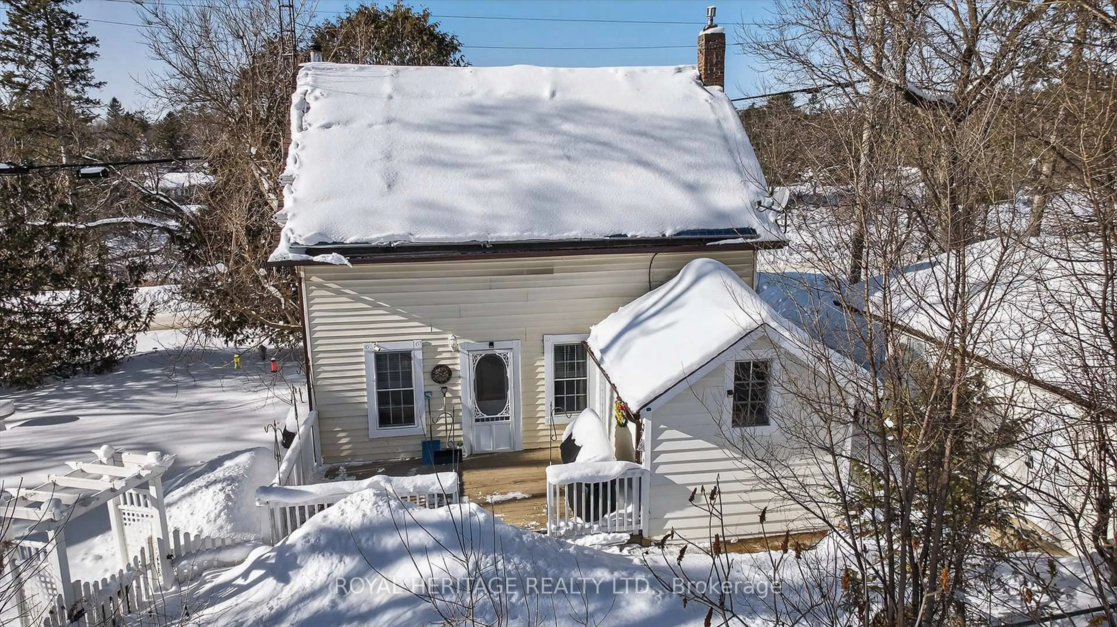 A pic from outside/outdoor area/front of a property/back of a property/a pic from drone, street for 3472 Monck Rd, Kawartha Lakes Ontario L3V 6H6