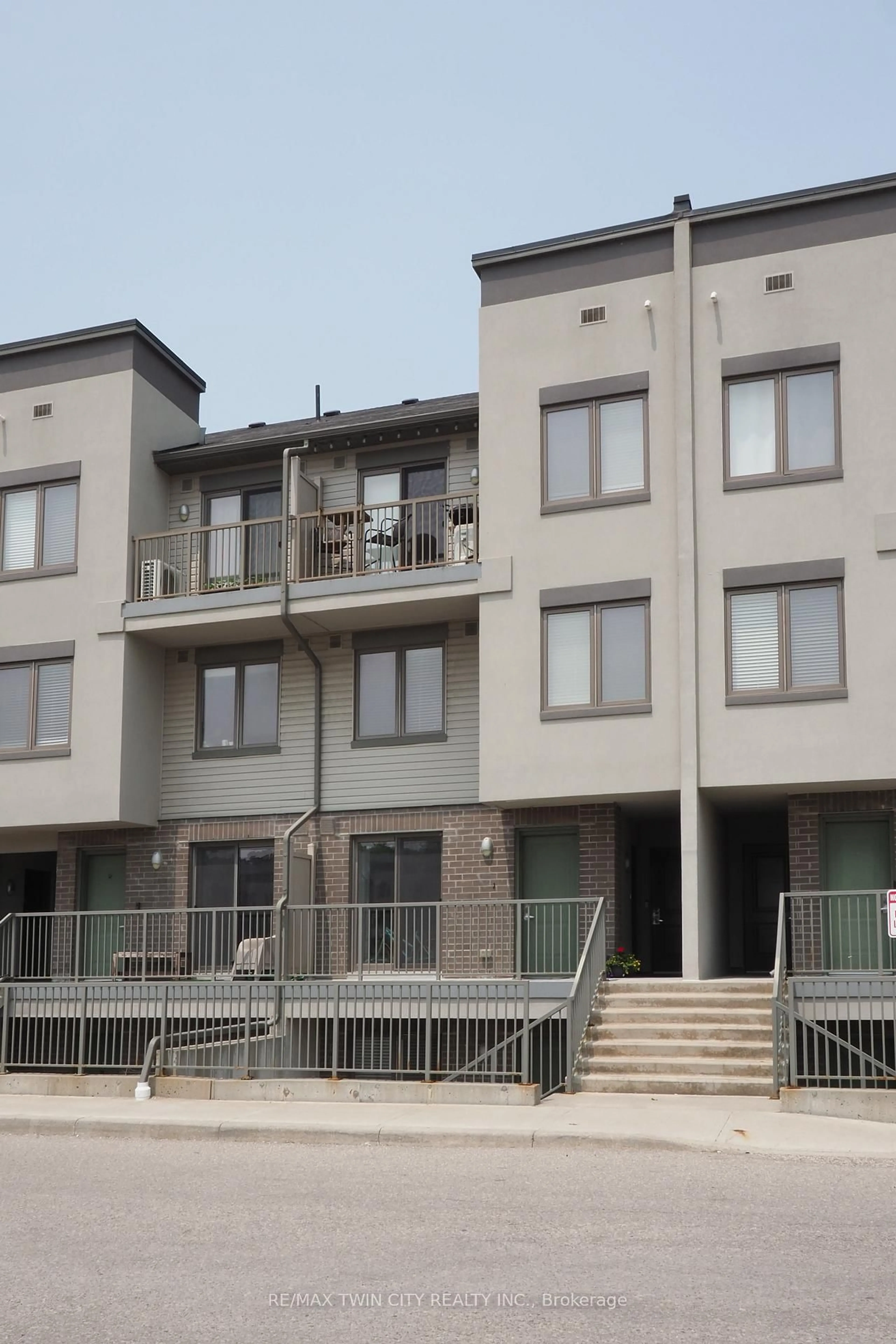 Unknown for 350 Fisher Mills Rd #18, Cambridge Ontario N3C 0G8