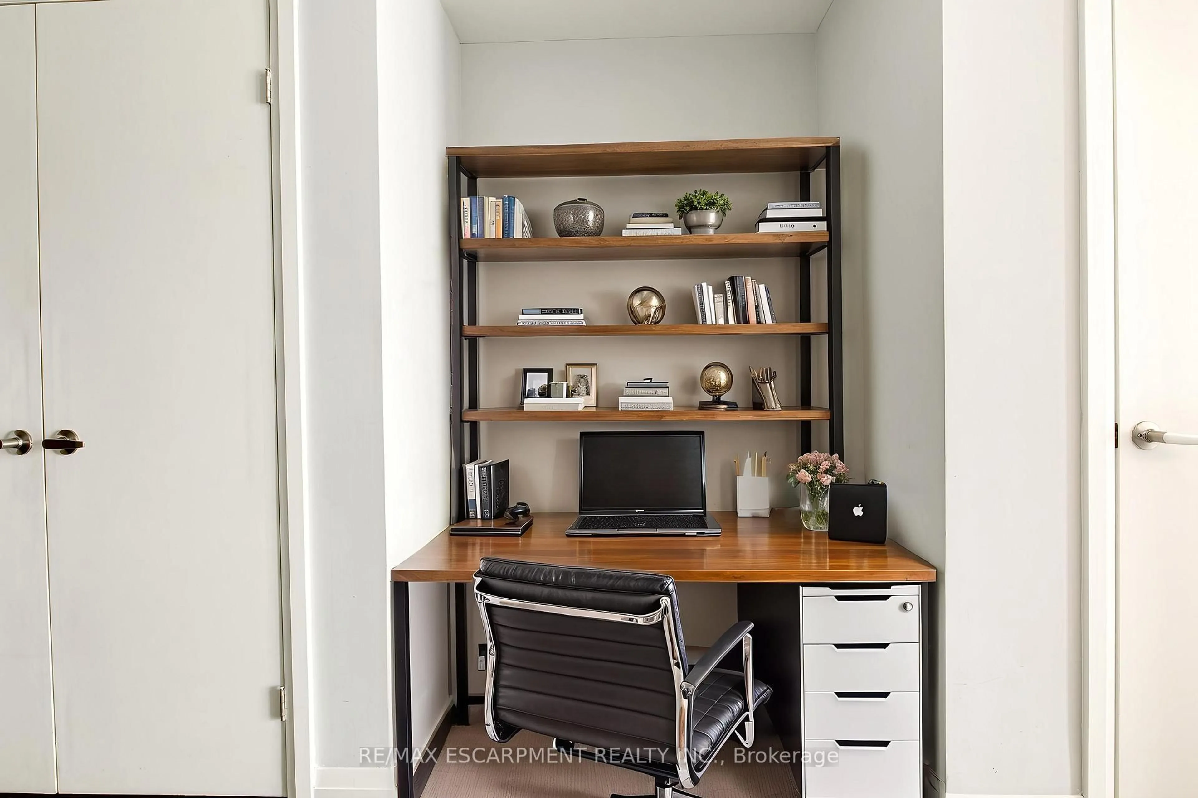 Unknown for 108 Garment St #1309, Kitchener Ontario N2G 0E2