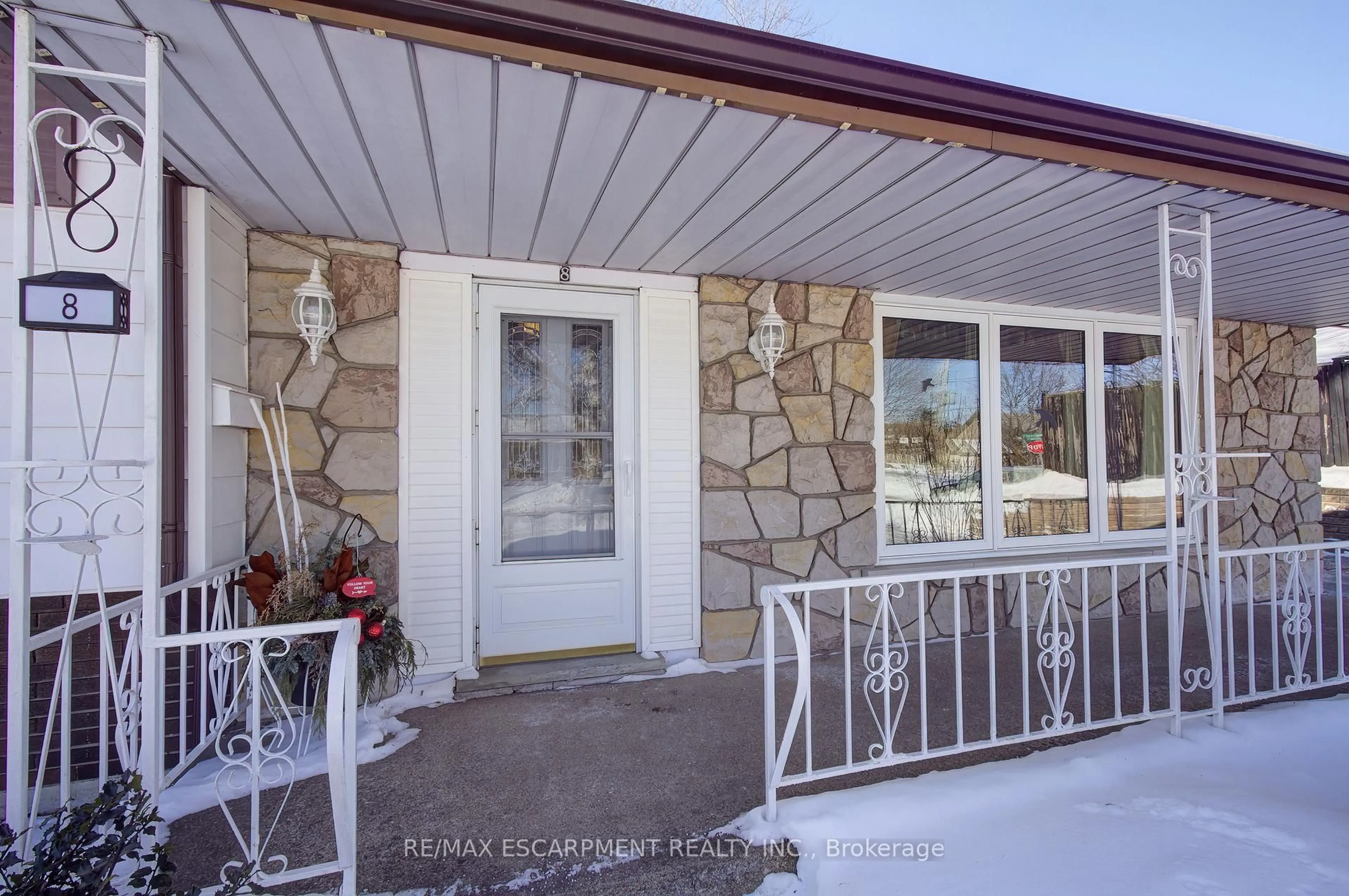 Unknown for 8 Jeanette St, Hamilton Ontario L8V 2N3