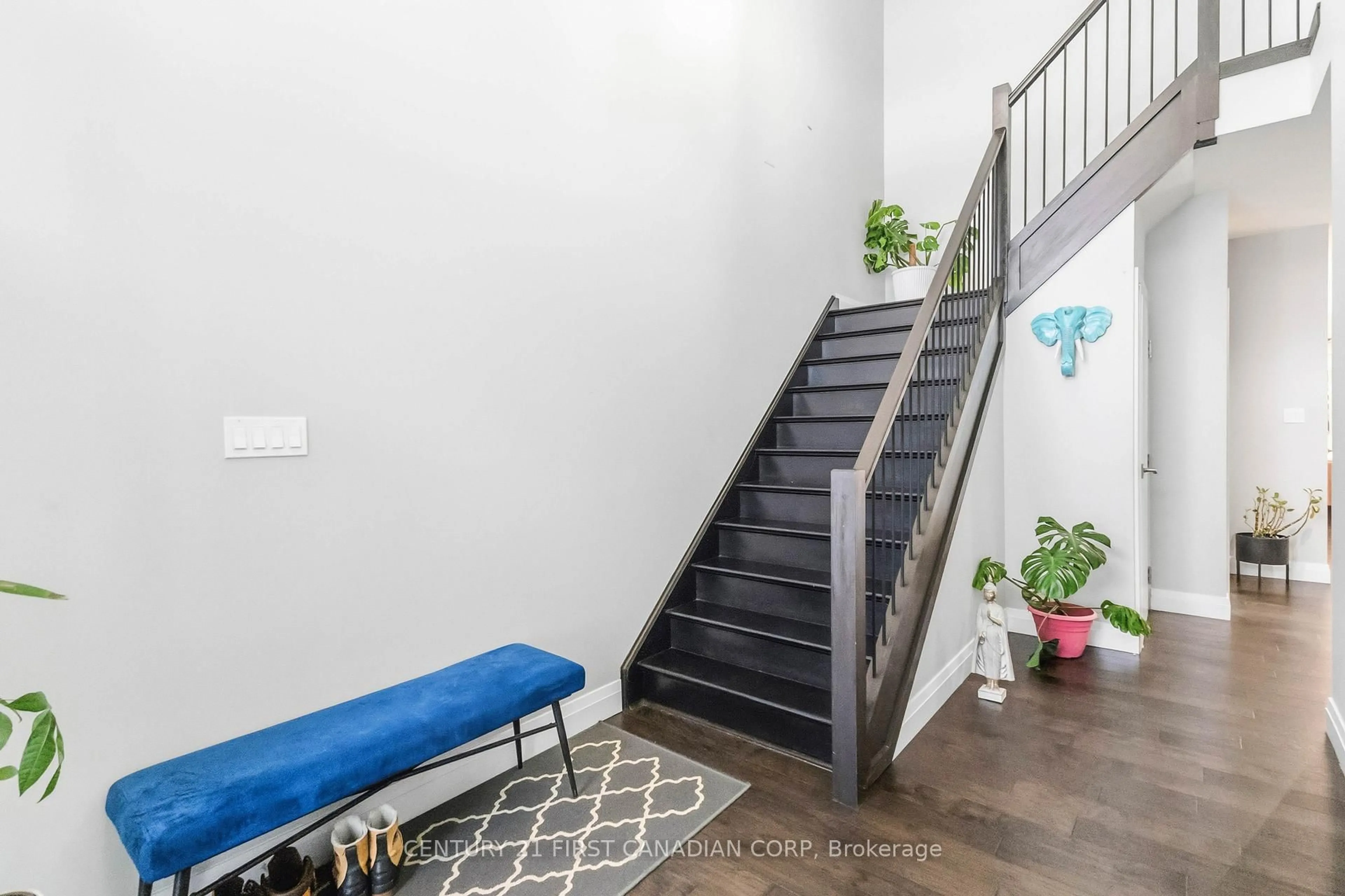 Indoor entryway for 2382 Wickerson Rd, London South Ontario N6K 4R6