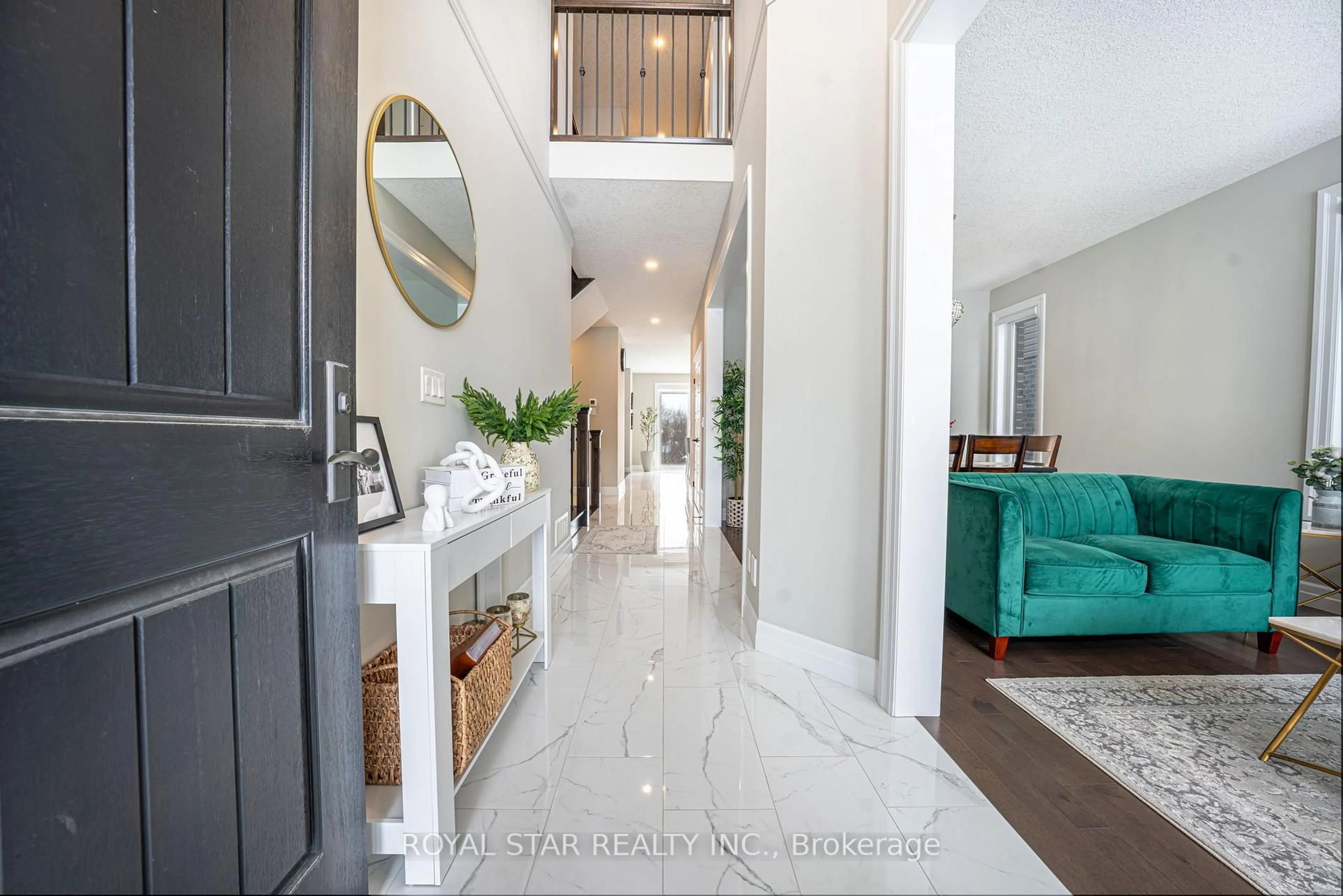 Indoor entryway for 325 Masters Dr, Woodstock Ontario N4T 0L2