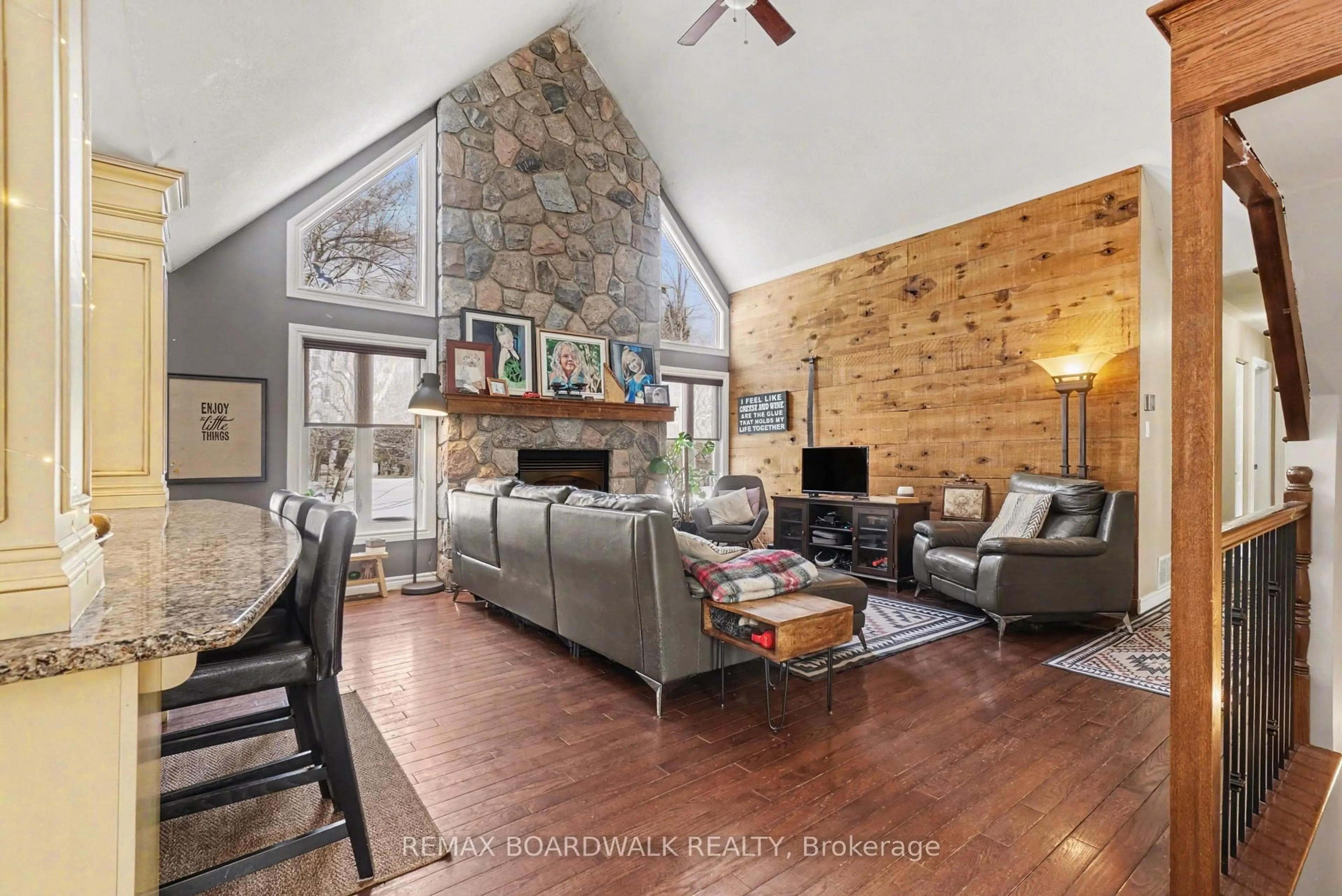 Living room with furniture, wood/laminate floor for 70 Linda St, The Nation Ontario K0A 2M0