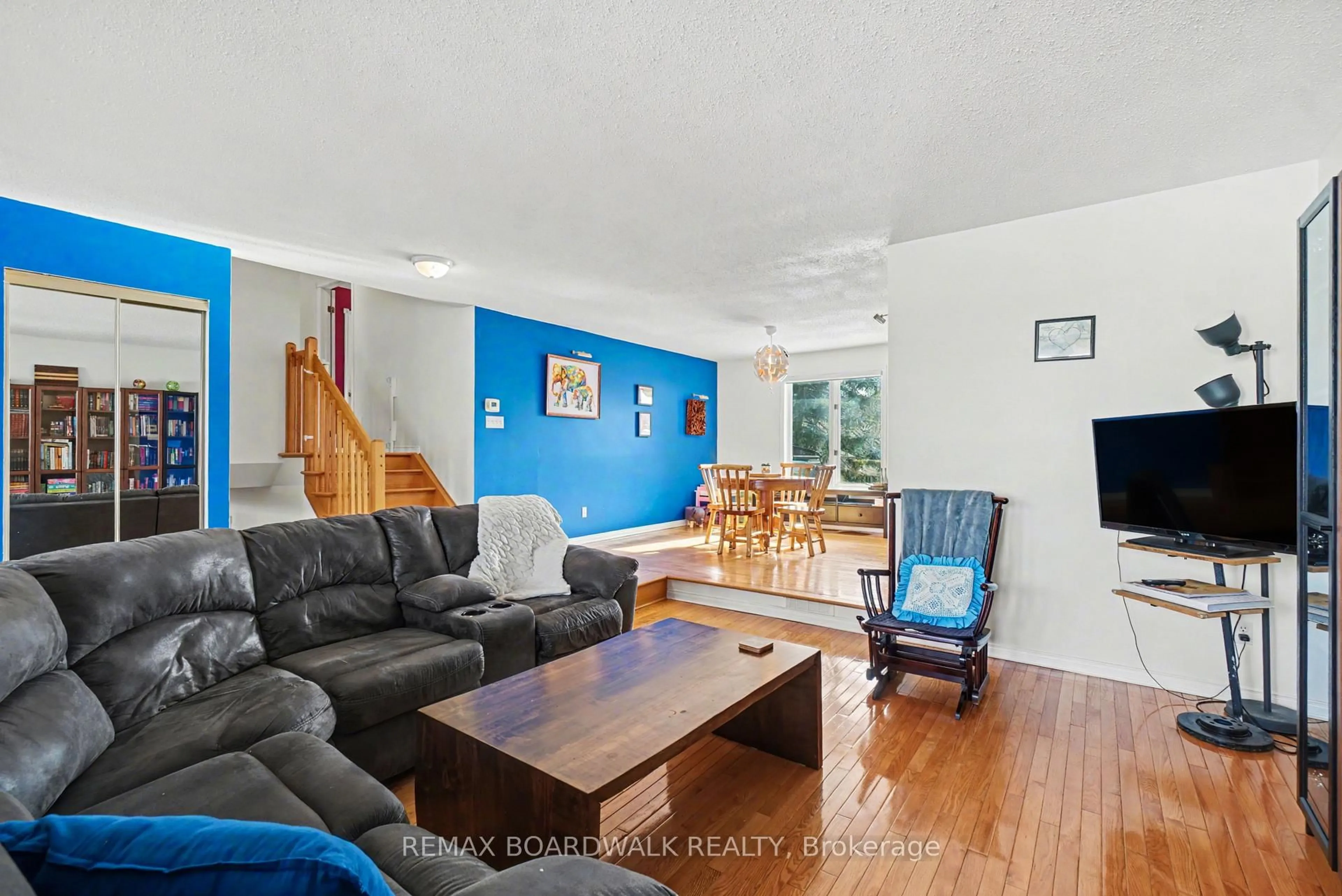 Living room with furniture, unknown for 38 Lapointe Blvd, Russell Ontario K0A 1W0