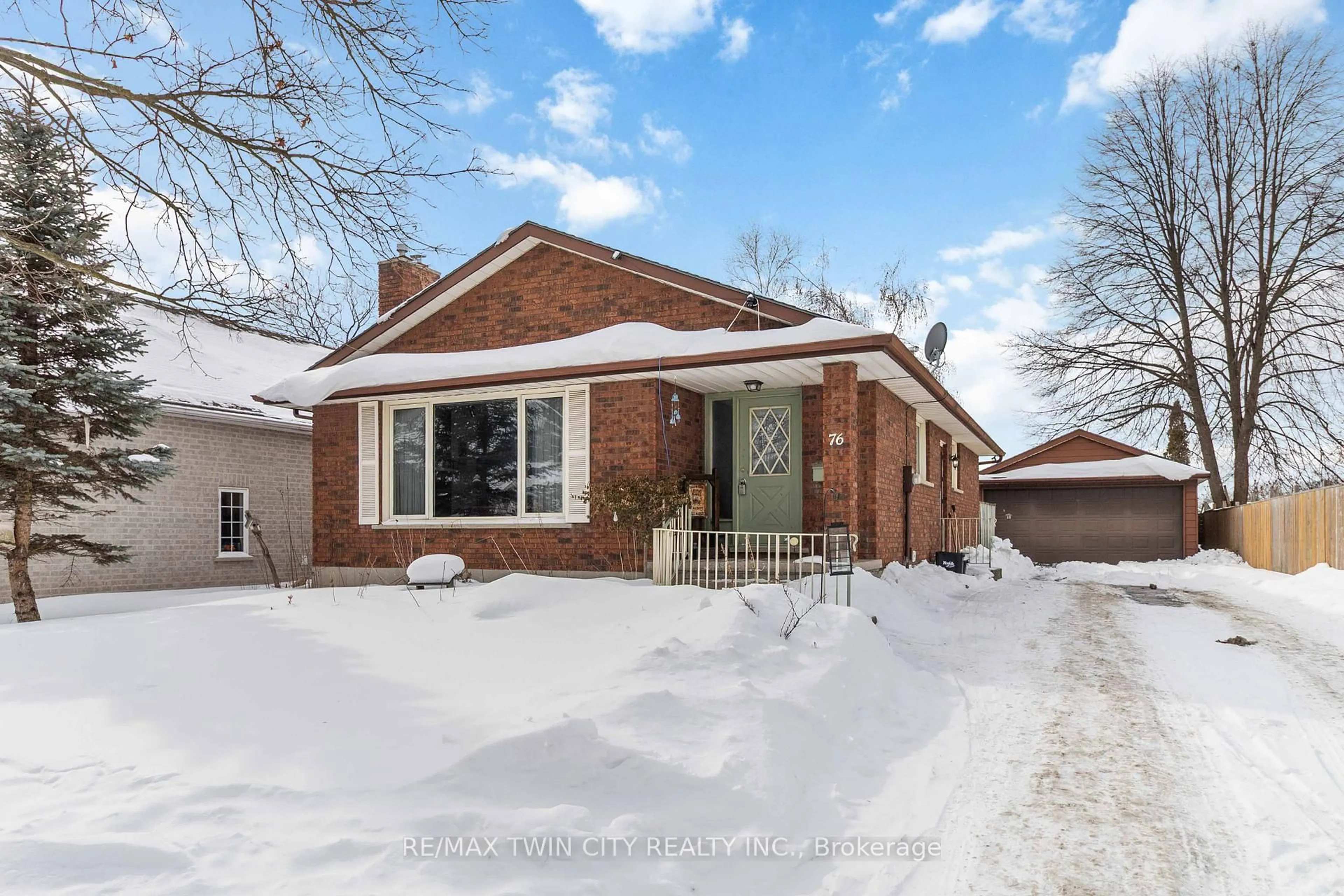 Home with brick exterior material, street for 76 LEE Ave, Norfolk Ontario N3Y 5B2