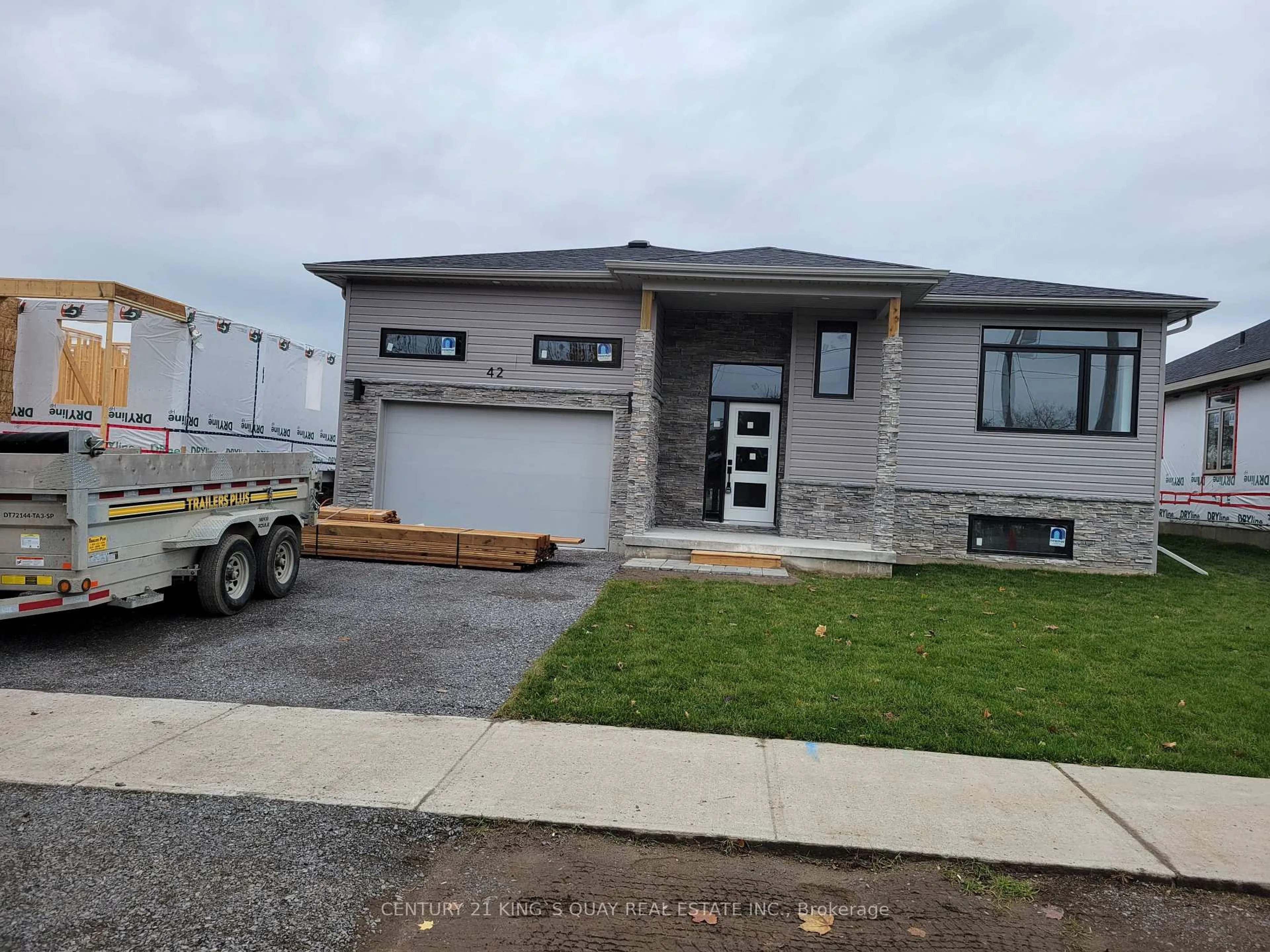 Home with vinyl exterior material, building for 42 MCFARLAND Dr, Belleville Ontario K8N 2X2