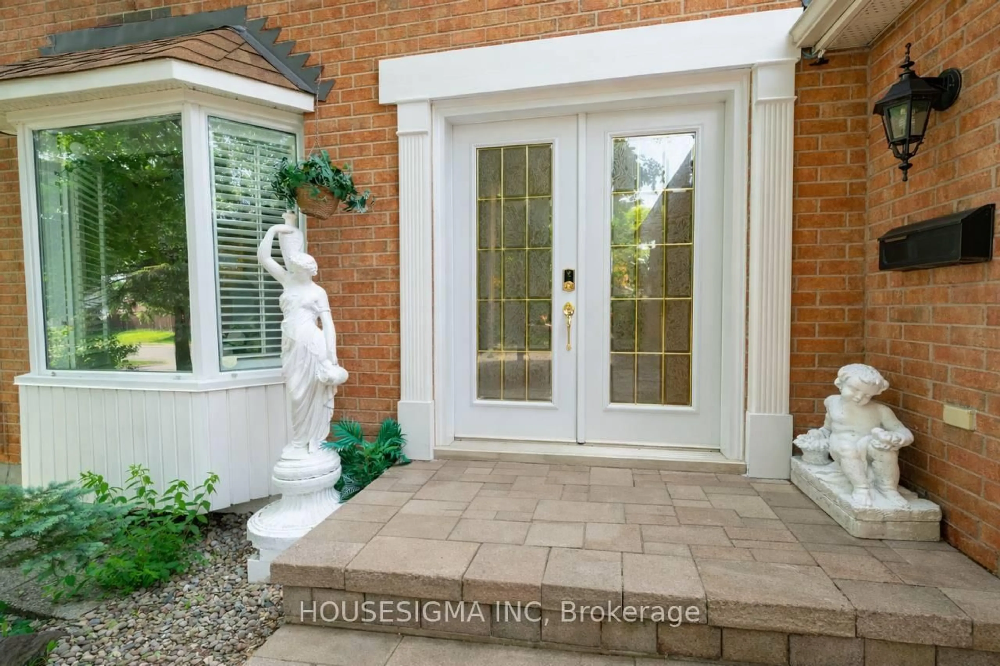 Indoor entryway for 566 Falwyn Cres, Orleans Ontario K4A 2A4