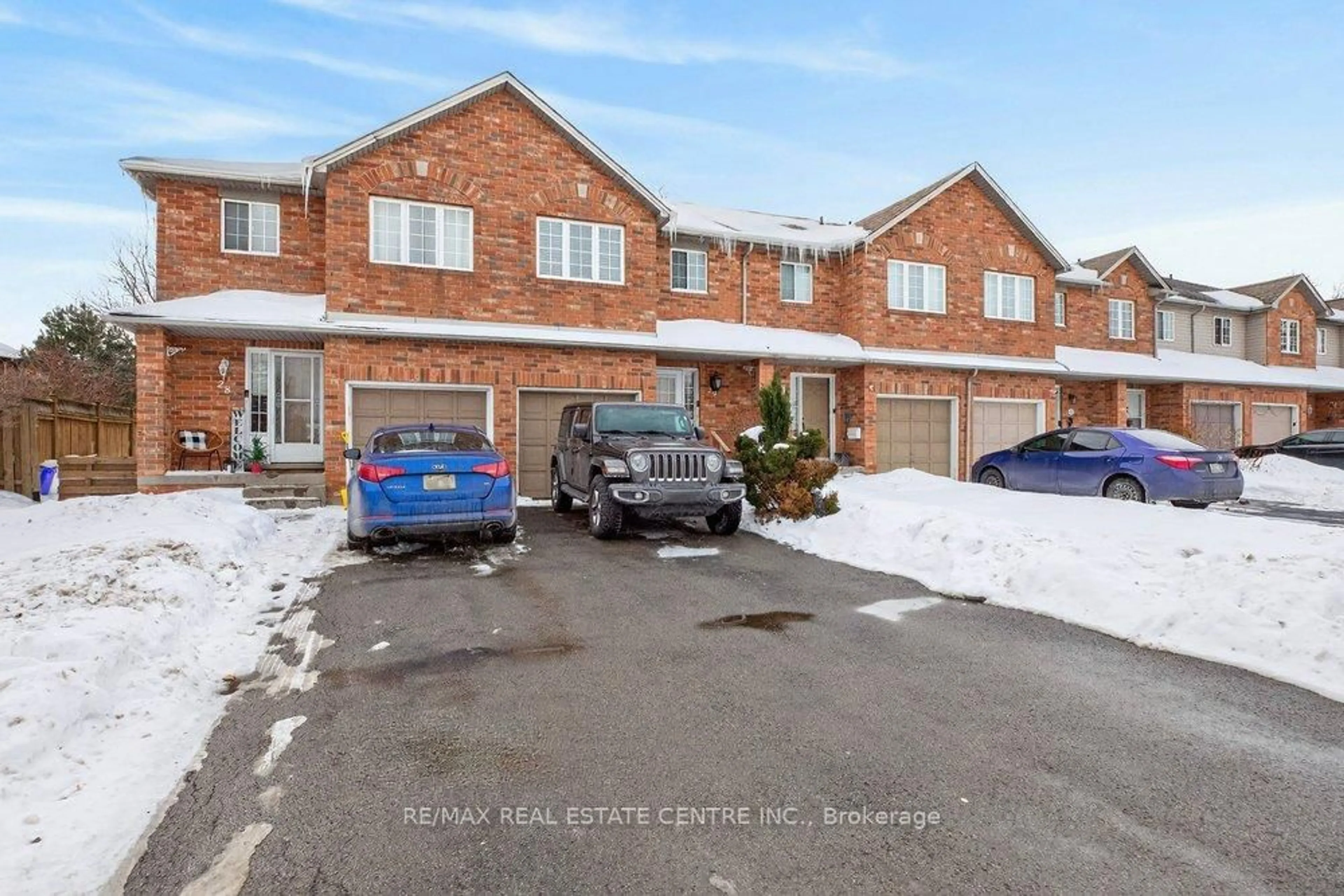 A pic from outside/outdoor area/front of a property/back of a property/a pic from drone, street for 10 Cadham Blvd #29, Hamilton Ontario L8W 3X6