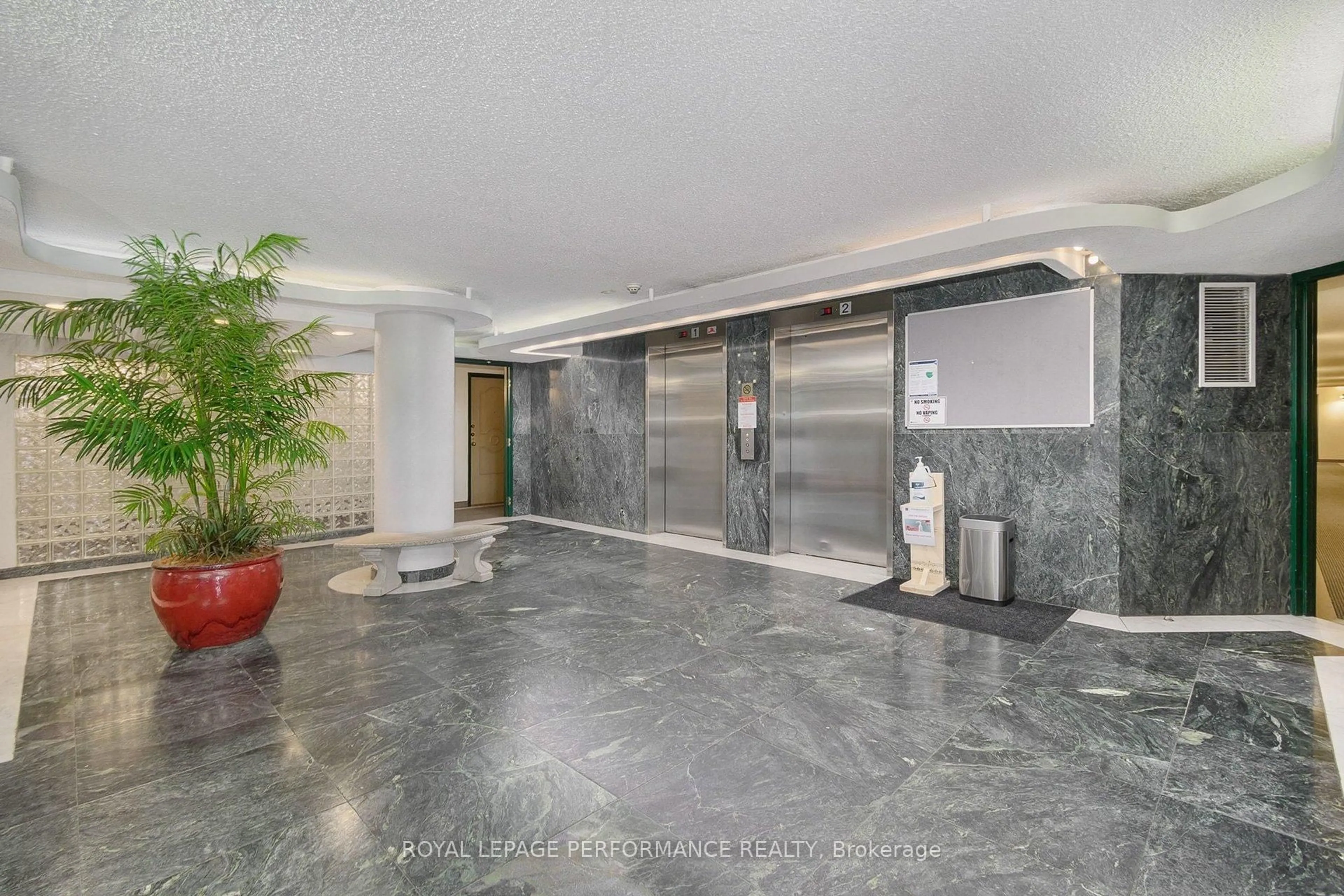Indoor foyer for 1440 HERON Rd #402, Ottawa Ontario K1V 0X2