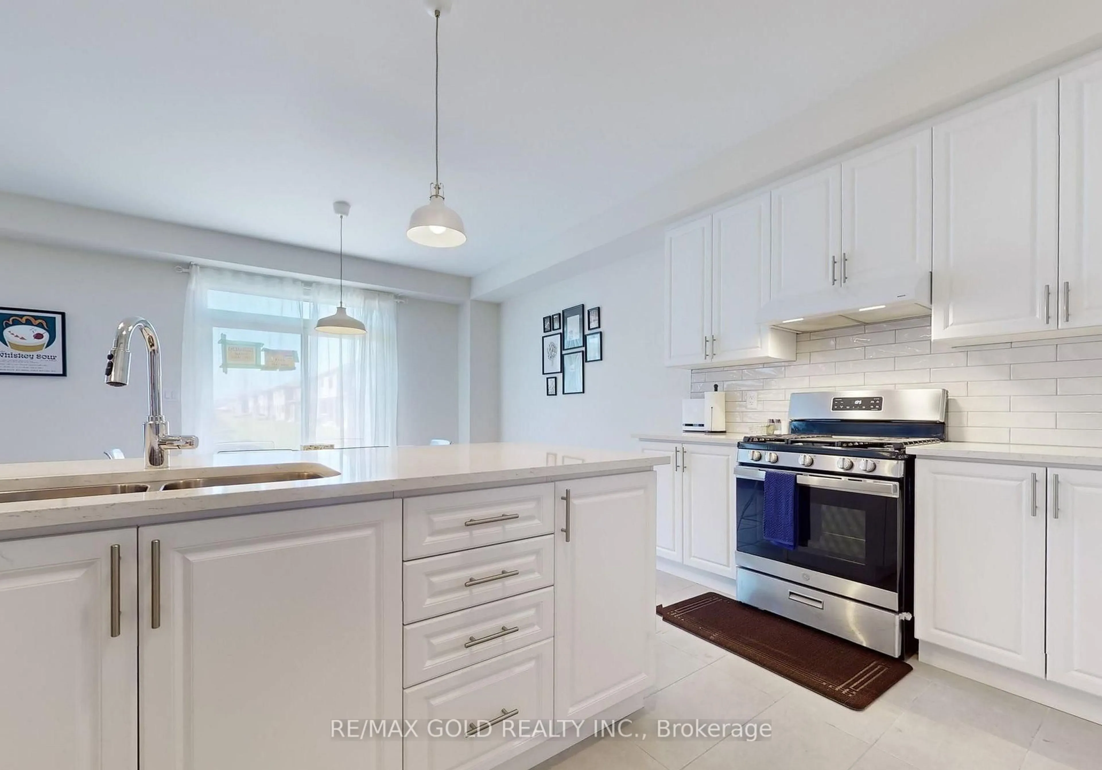 Open concept kitchen, unknown for 71 Lavender Rd, Thorold Ontario L3B 0K9