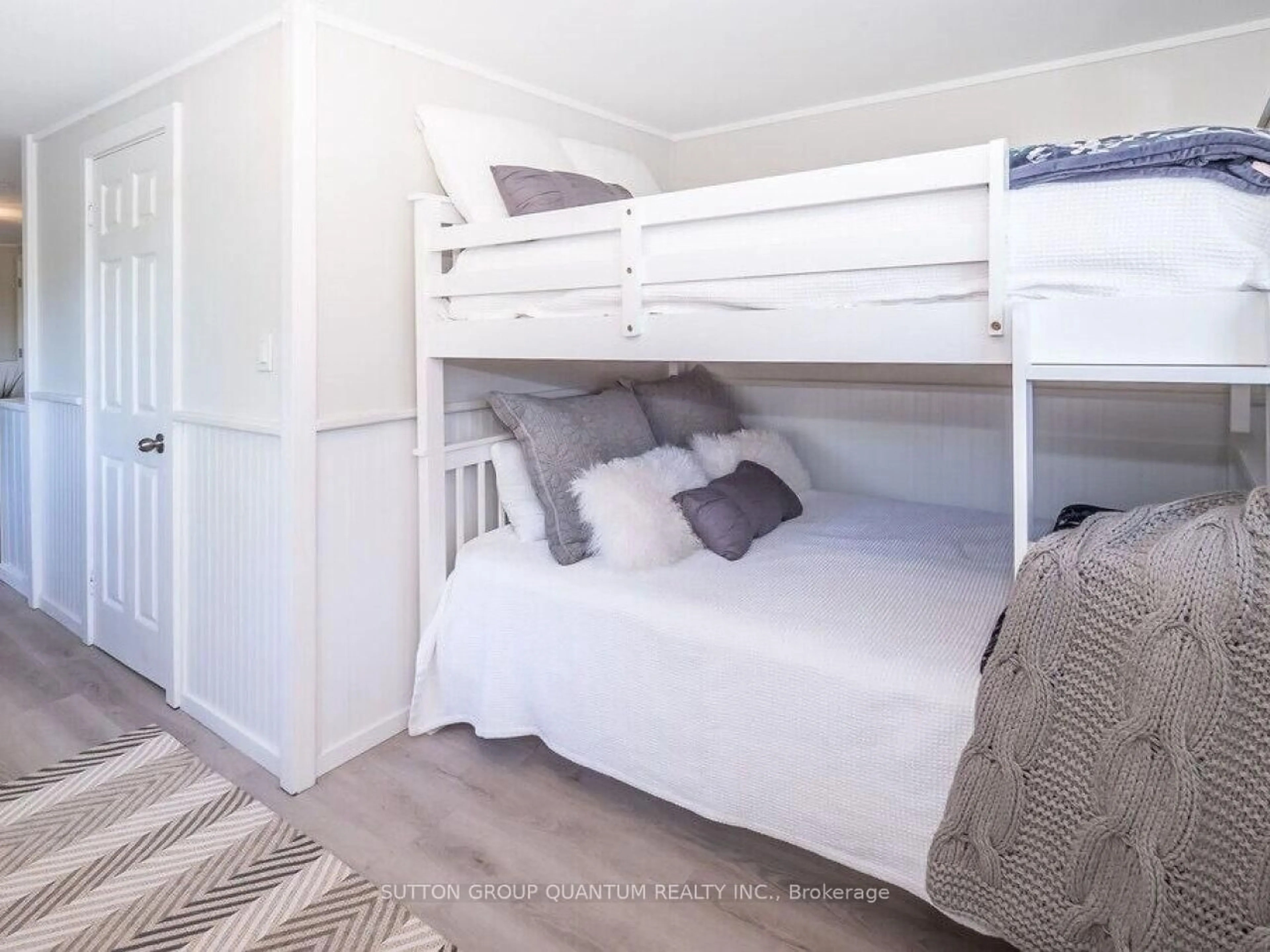 Bedroom with bed, unknown for 1006 Youngs Rd ##8, Muskoka Lakes Ontario P0B 1J0