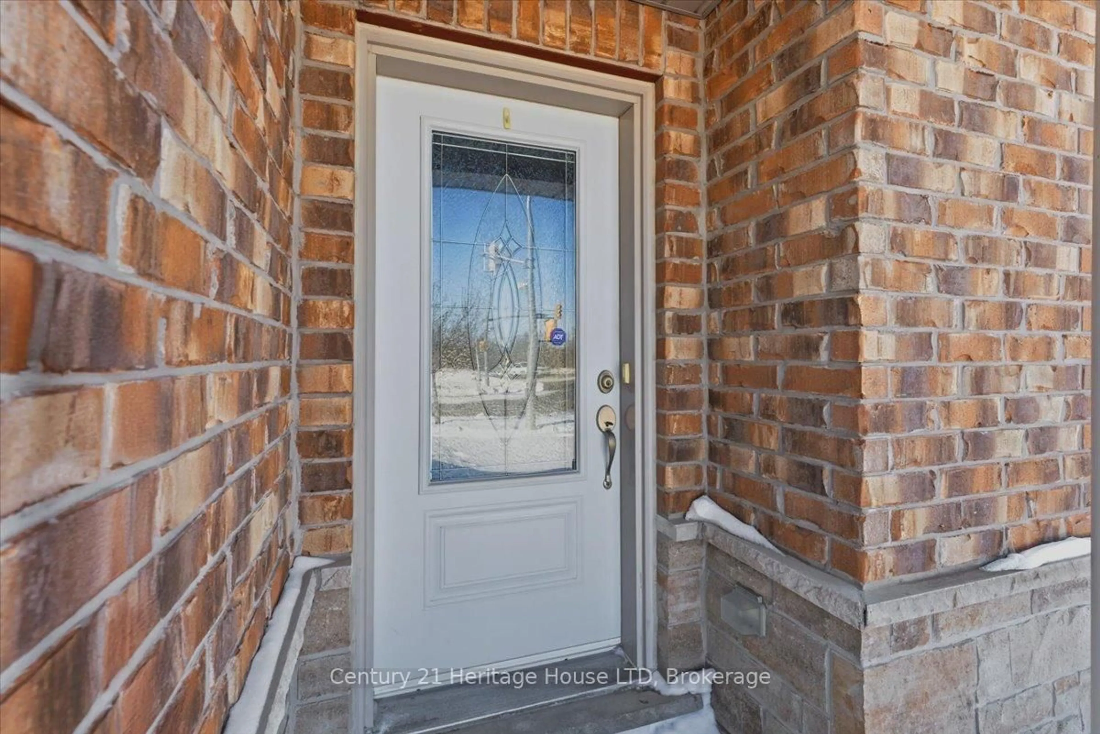 Indoor entryway for 125 Clare Ave, Welland Ontario L3C 0B7