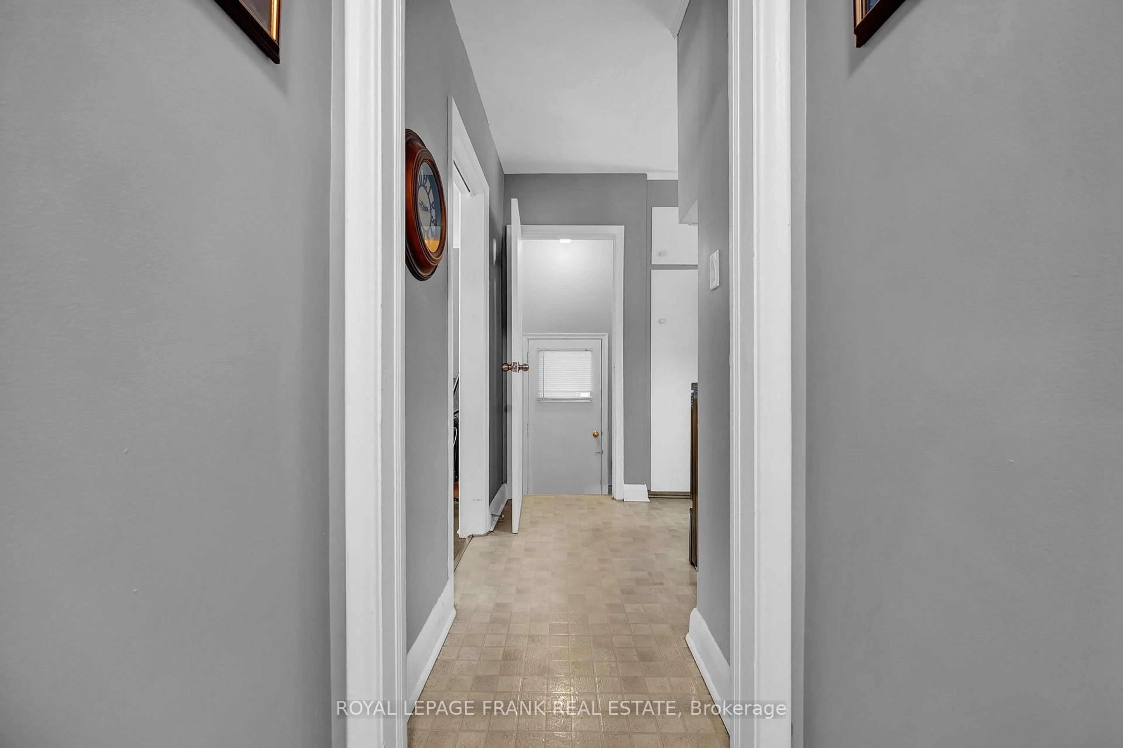 Indoor entryway for 133 Abbott Blvd, Cobourg Ontario K9A 4E5