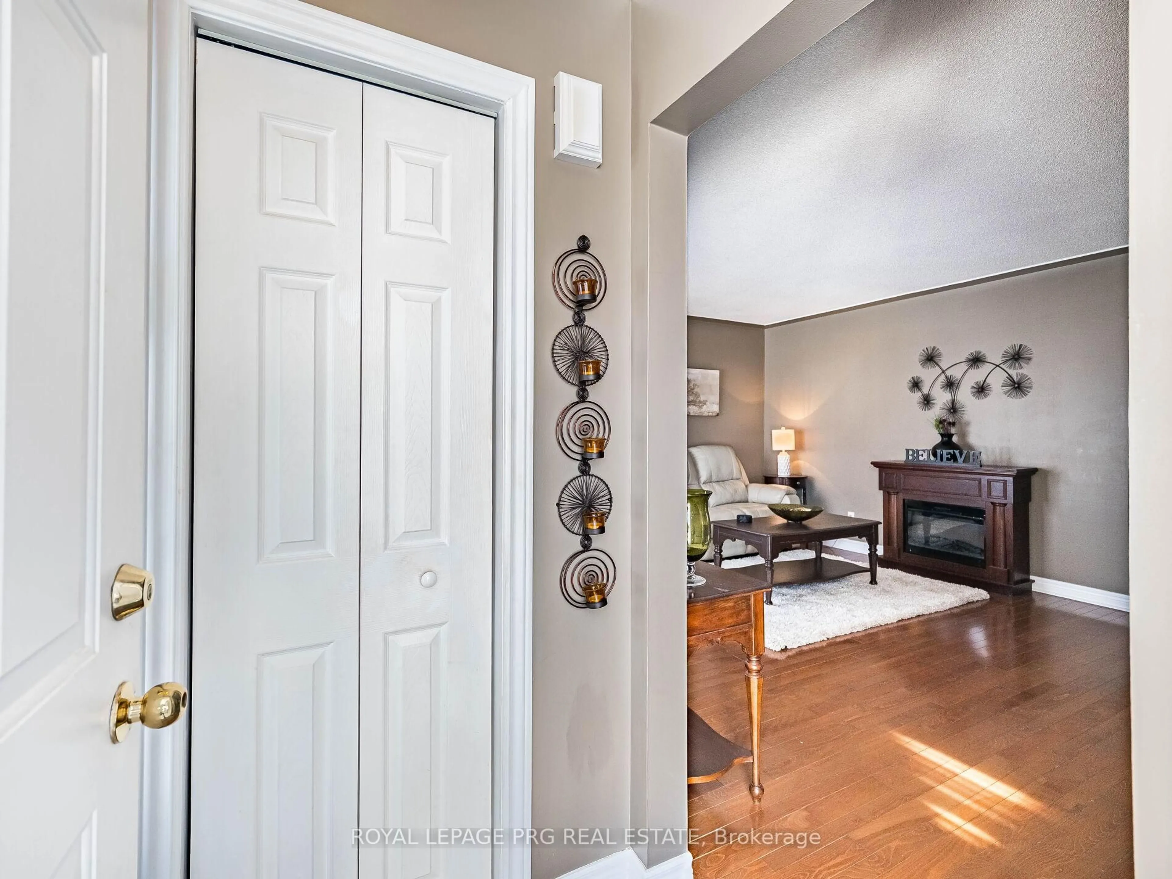 Indoor entryway for 306 Helena St, Haldimand Ontario N1A 2S8