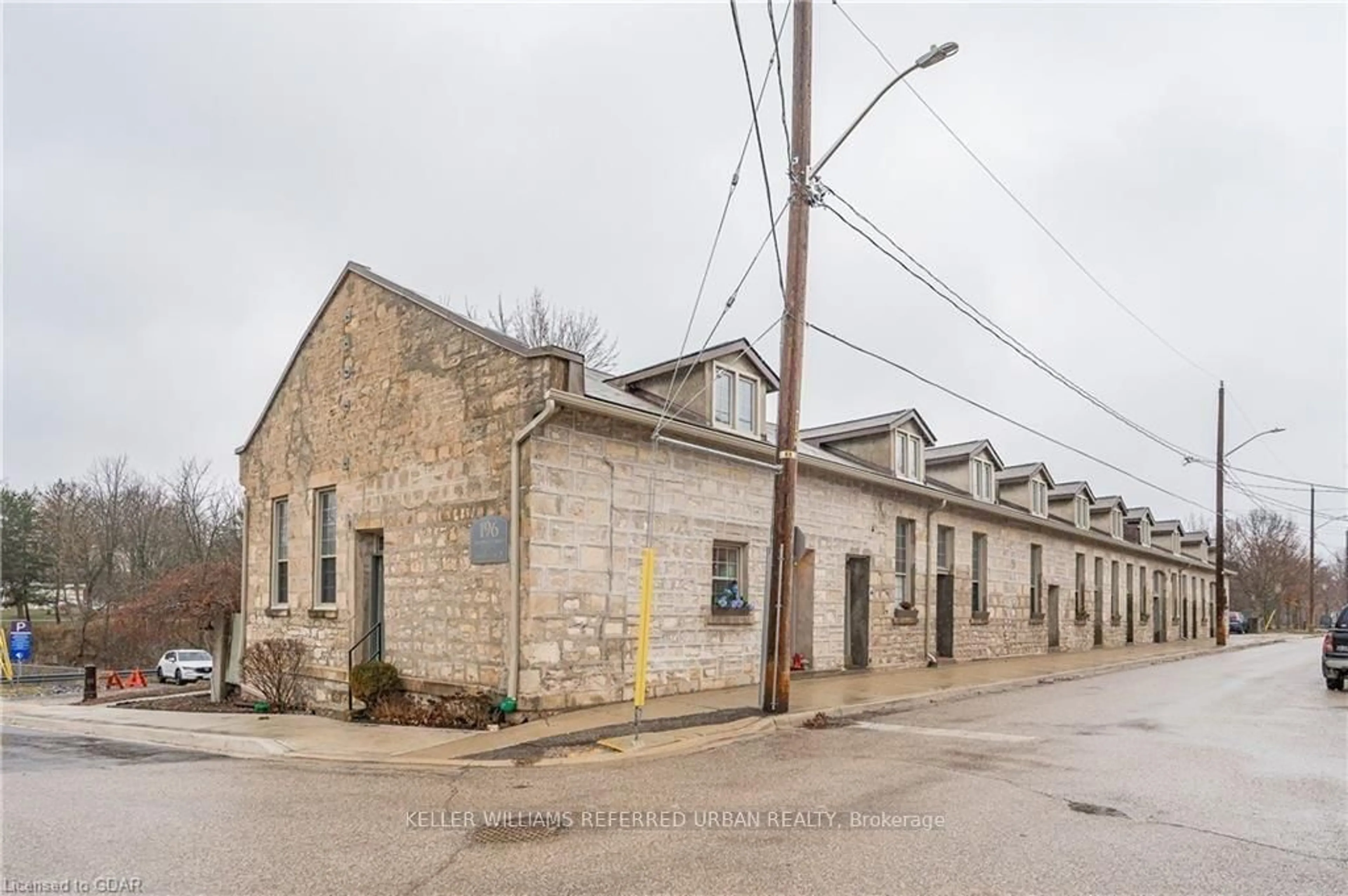 Patio, street for 196 ARTHUR St #1, Guelph Ontario N1E 4V8