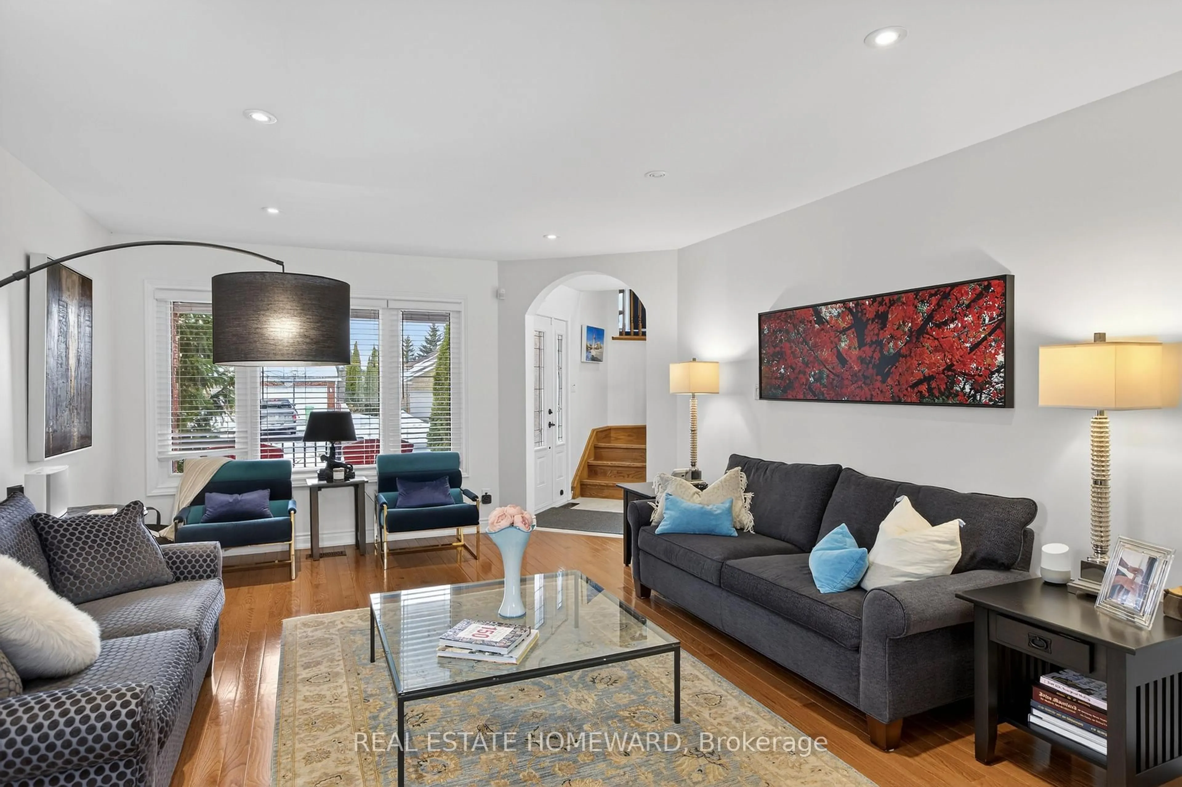 Living room with furniture, unknown for 1530 Scollard Cres, Peterborough Ontario K9H 7L1