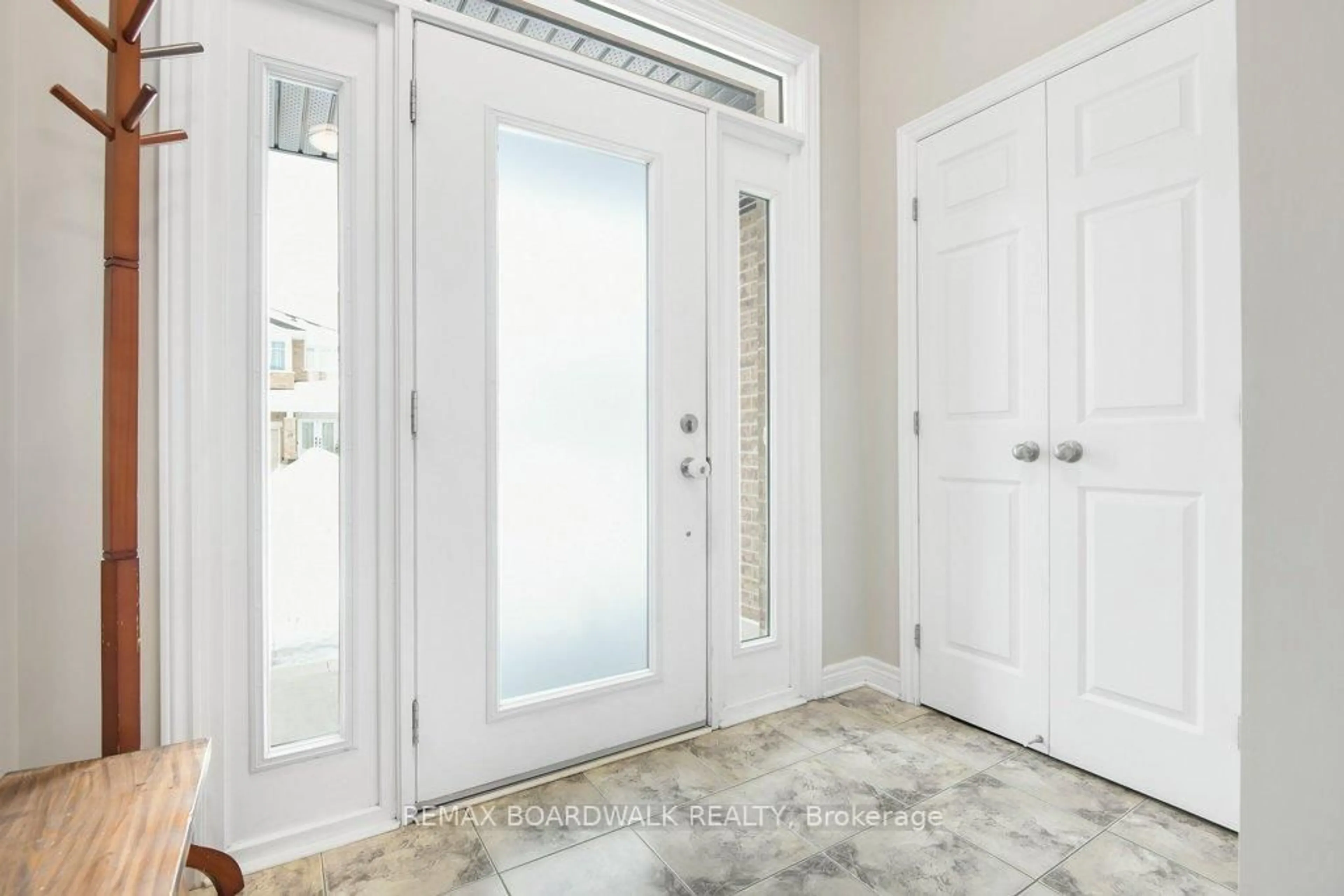 Indoor entryway for 38 Peever Pl, Carleton Place Ontario K7C 0K7