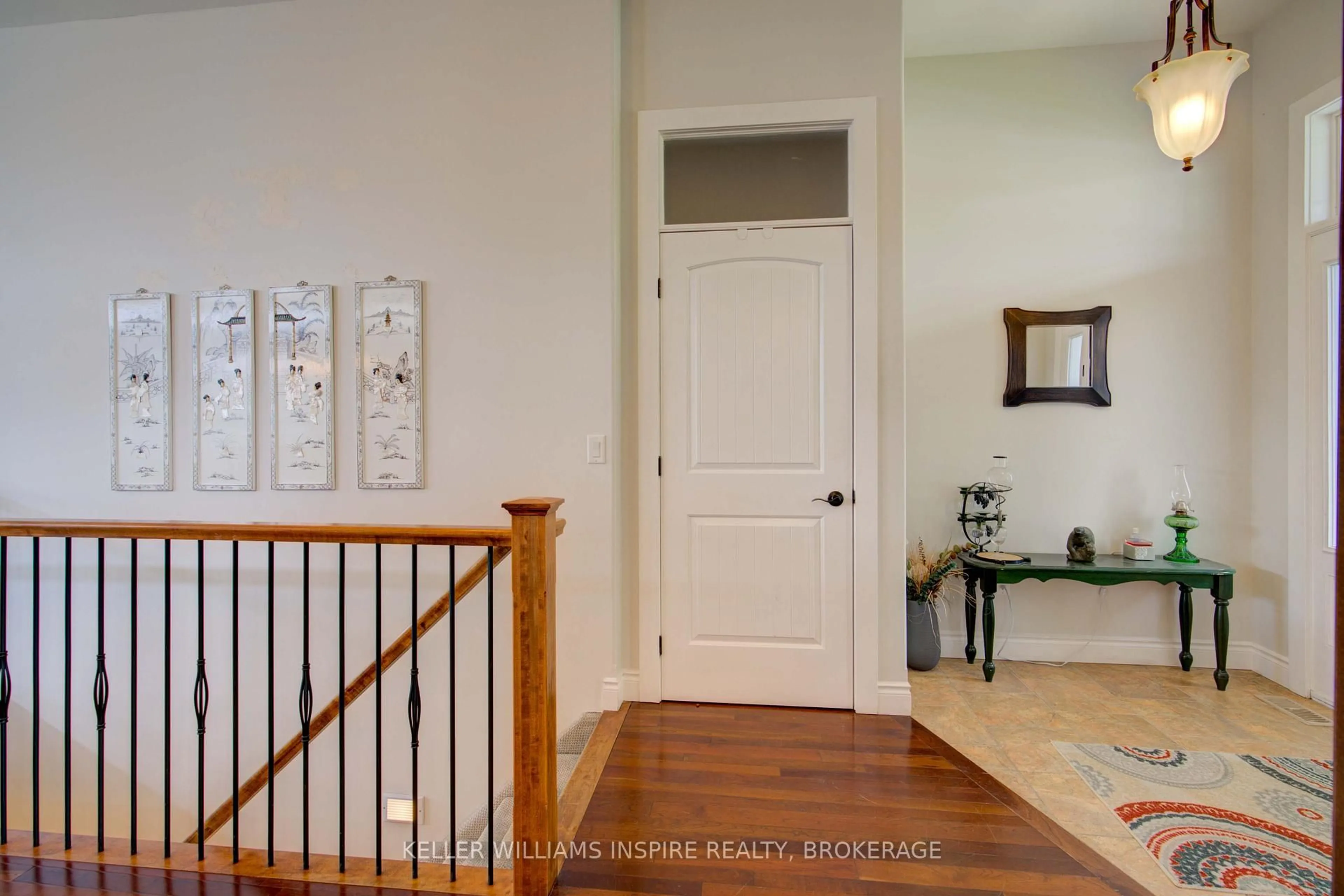 Indoor entryway for 193 Main St, Bath Ontario K0H 1G0