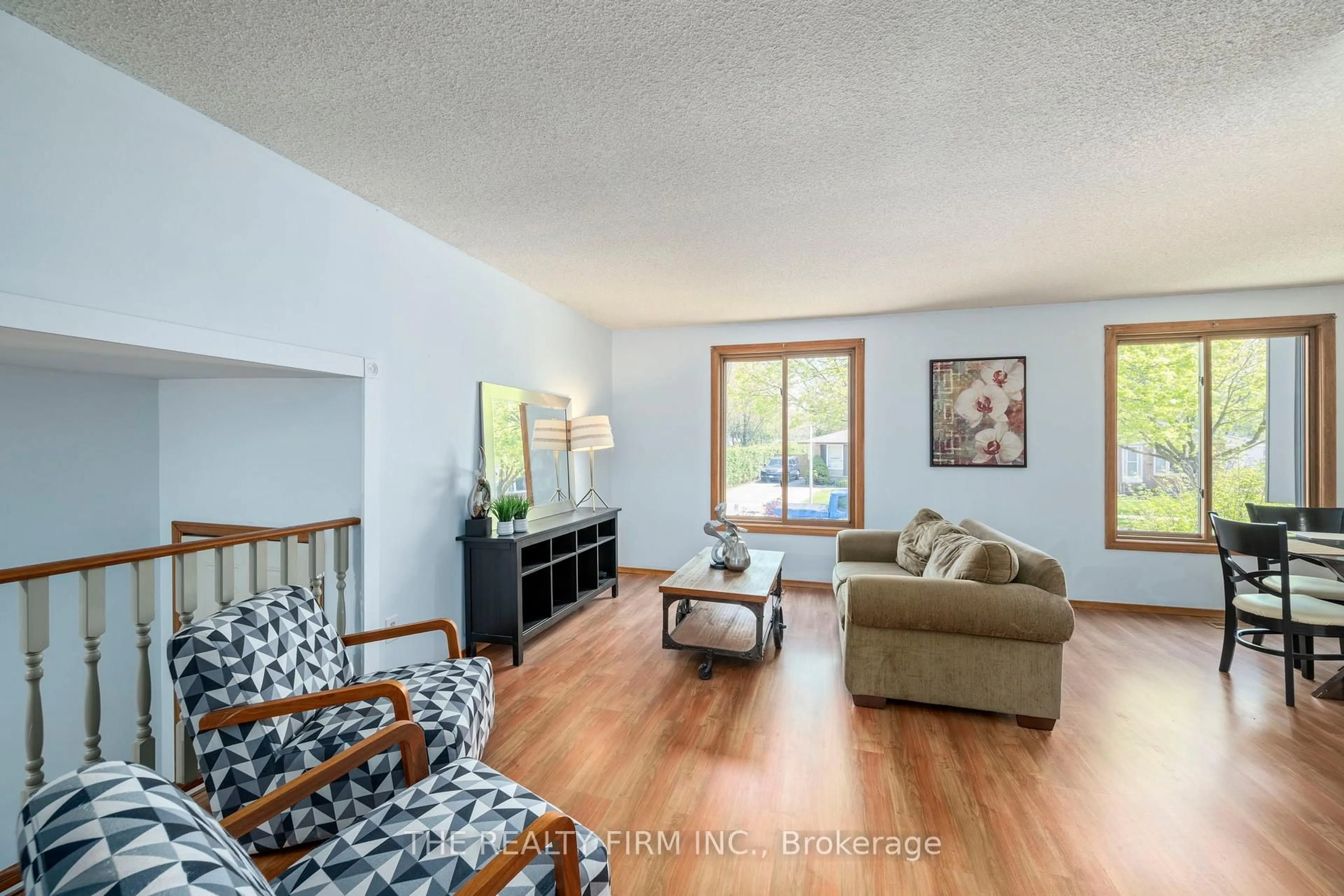 Living room with furniture, unknown for 60 Brunswick Ave, London North Ontario N6G 3K8