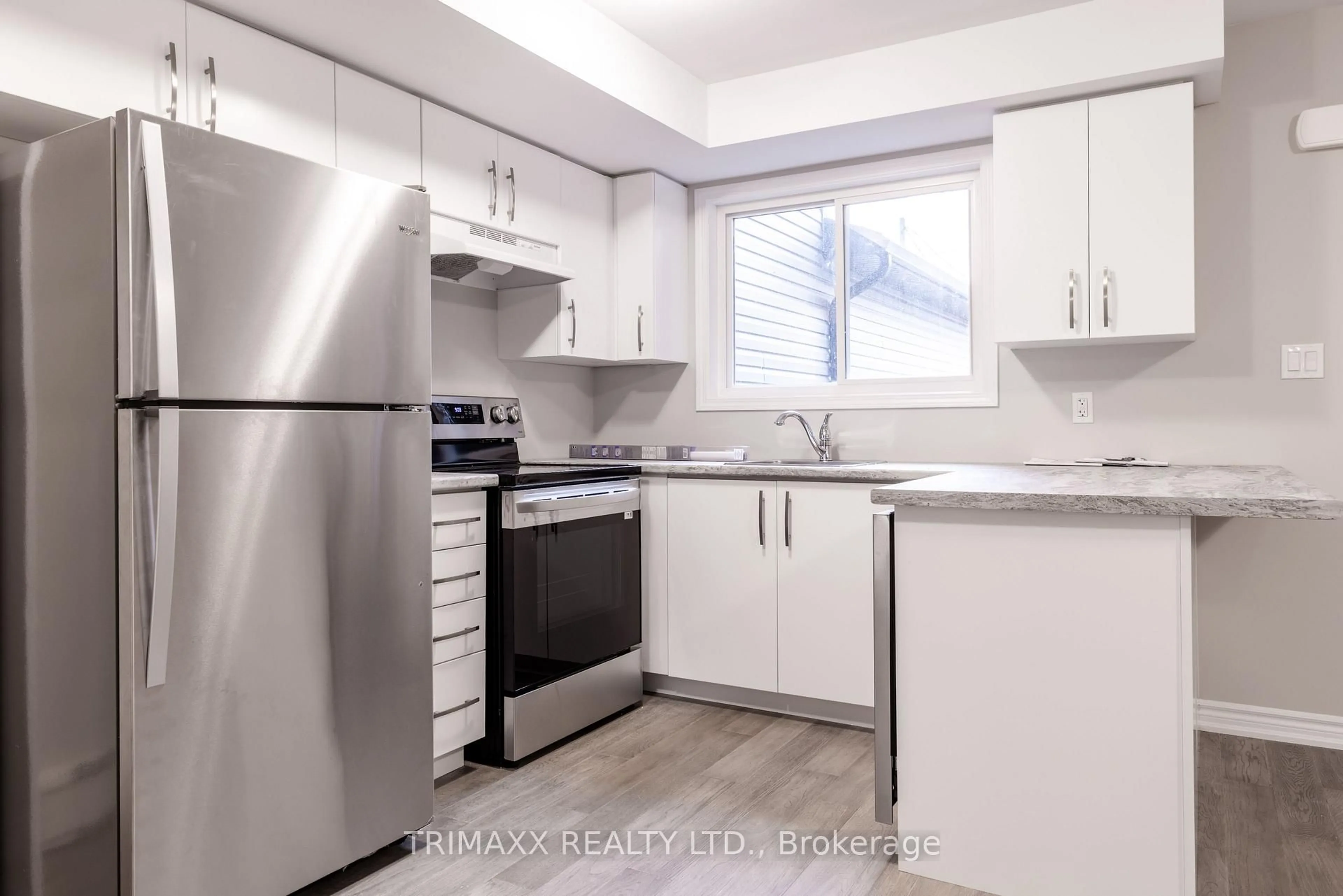 Standard kitchen, unknown for 25B Oakdale Ave, St. Catharines Ontario L2P 2B8