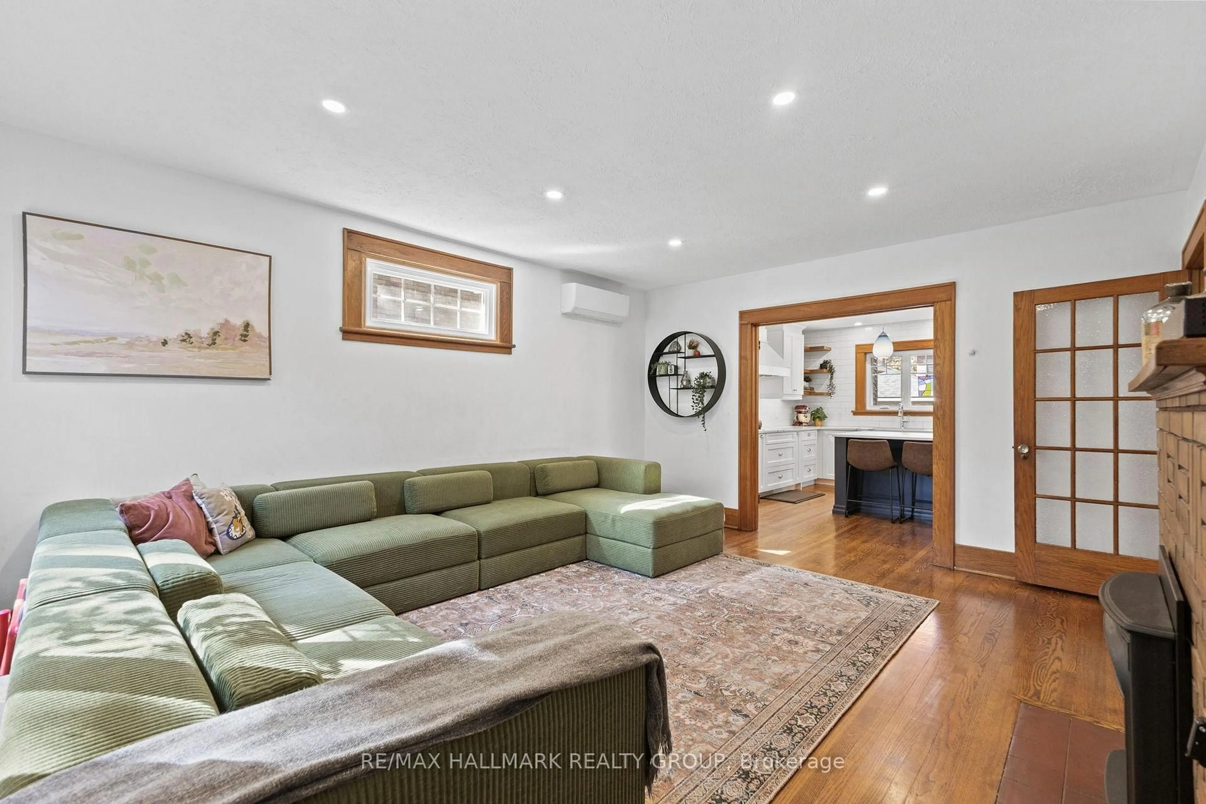 Living room with furniture, unknown for 321 Clemow Ave, Ottawa Ontario K1S 2B7