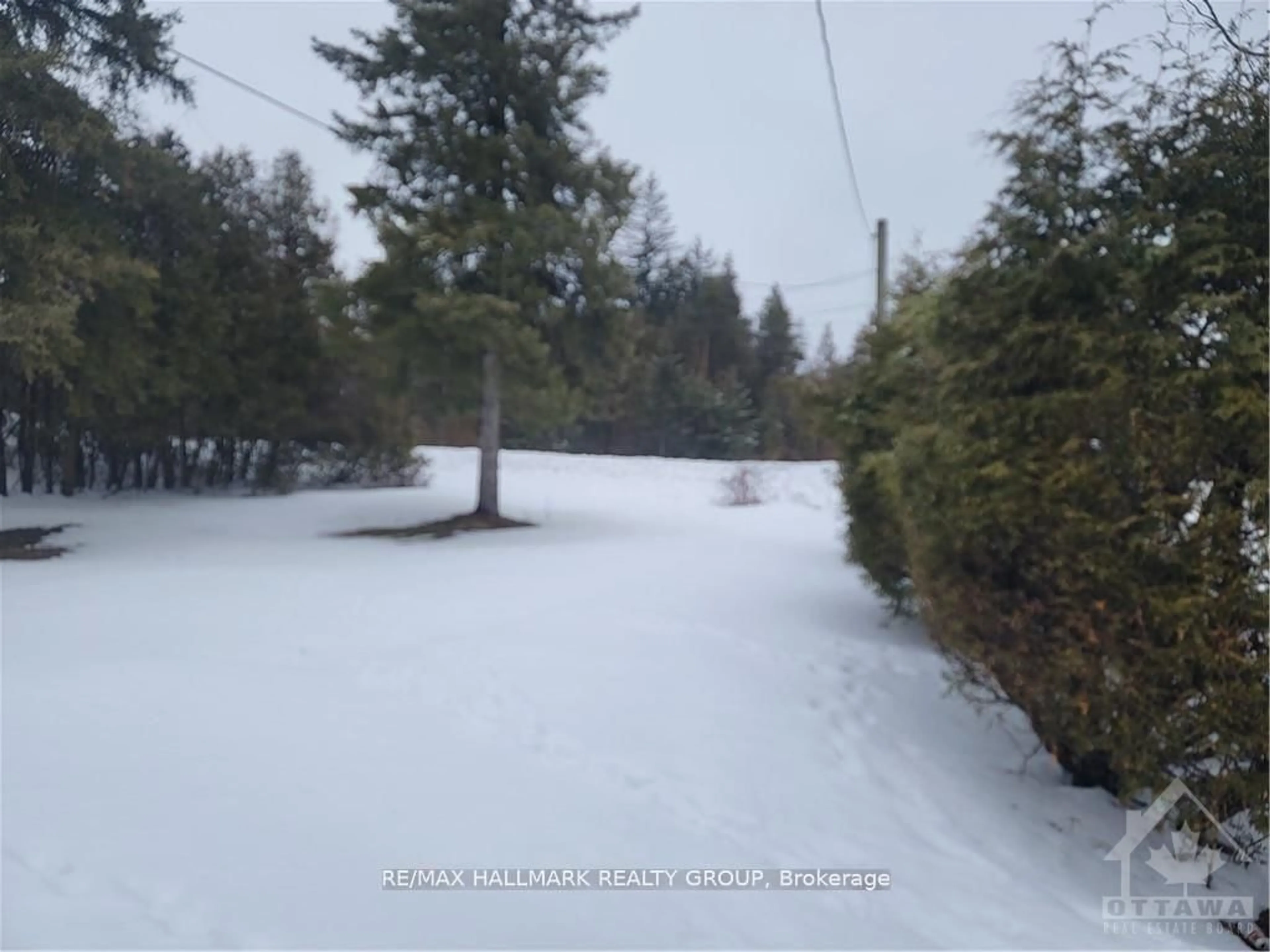 Blurry image for 6434 BANK St, Ottawa Ontario K4P 1J5