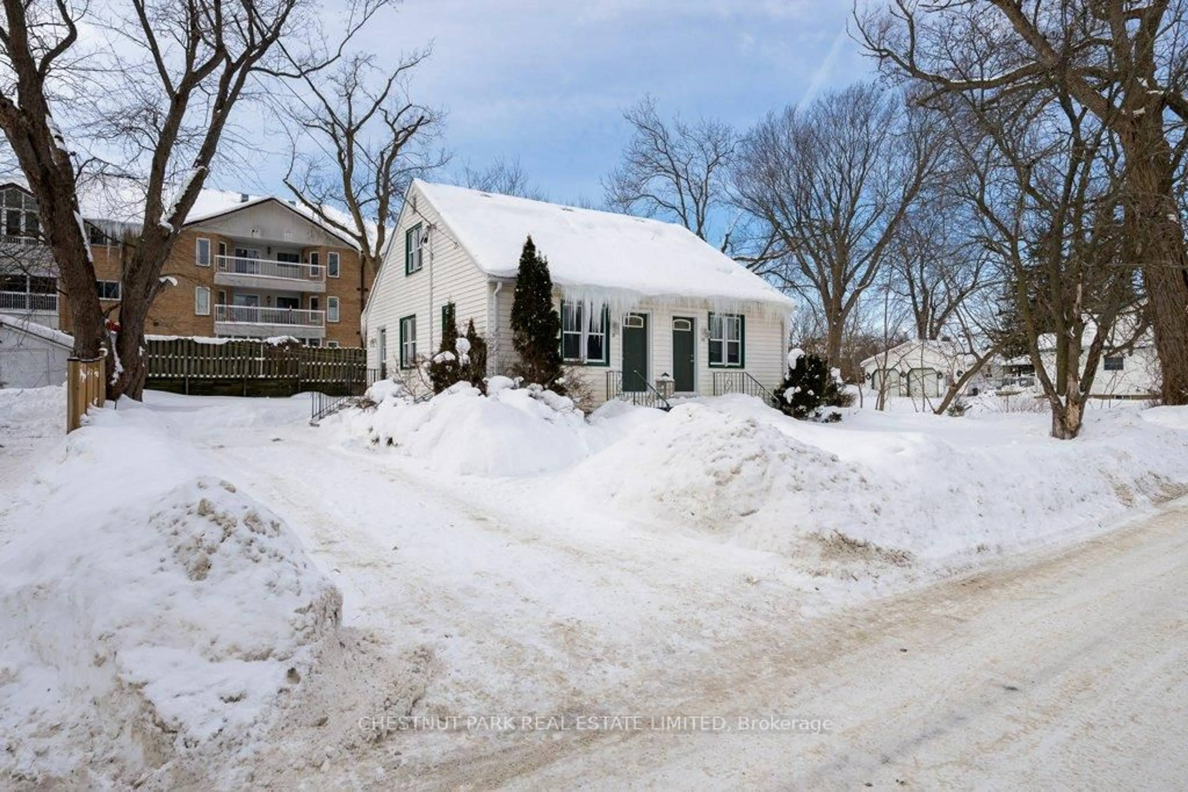 Unknown for 31-33 Washburn St, Prince Edward County Ontario K0K 2T0