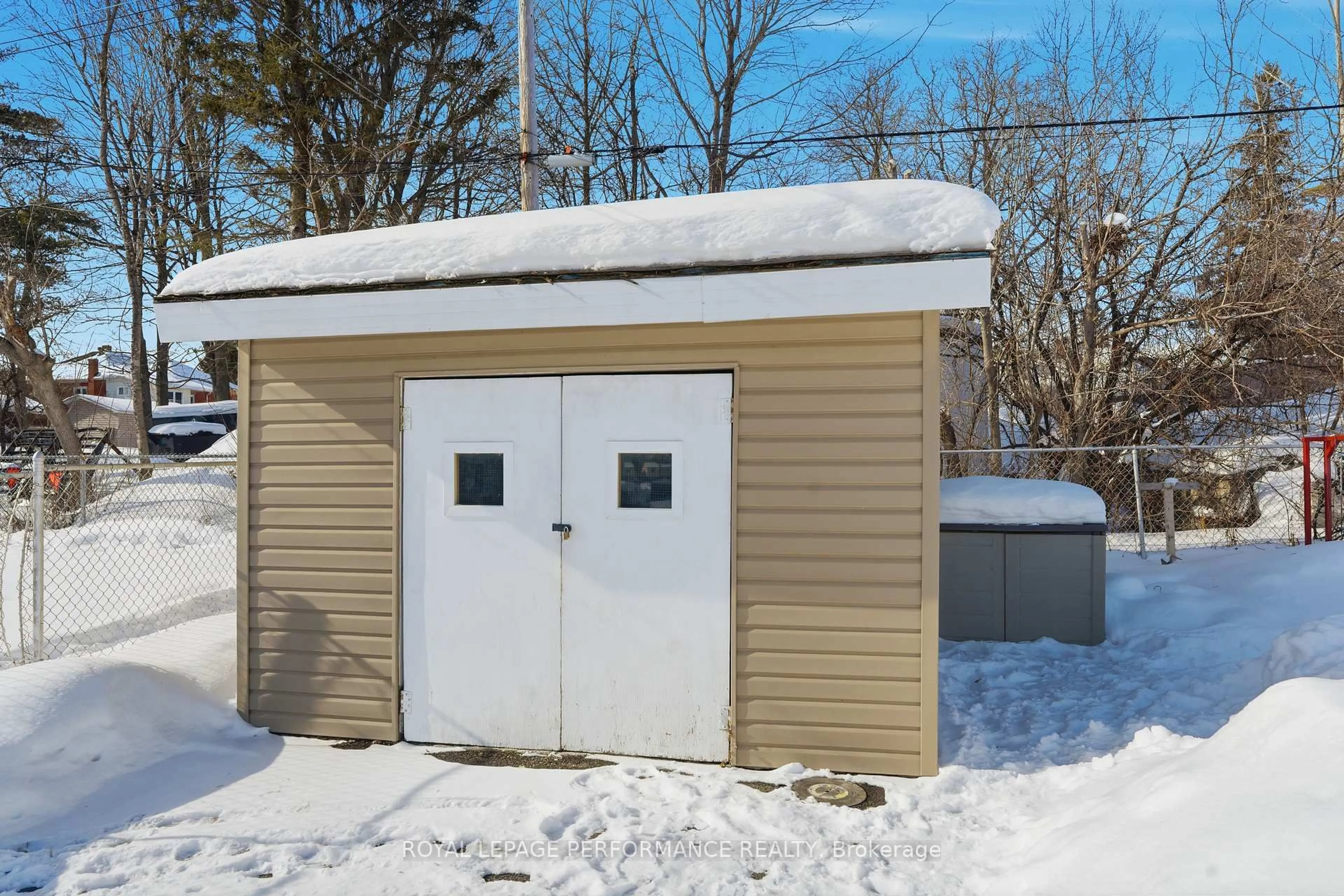 Shed for 644 James St, Hawkesbury Ontario K6A 1T9