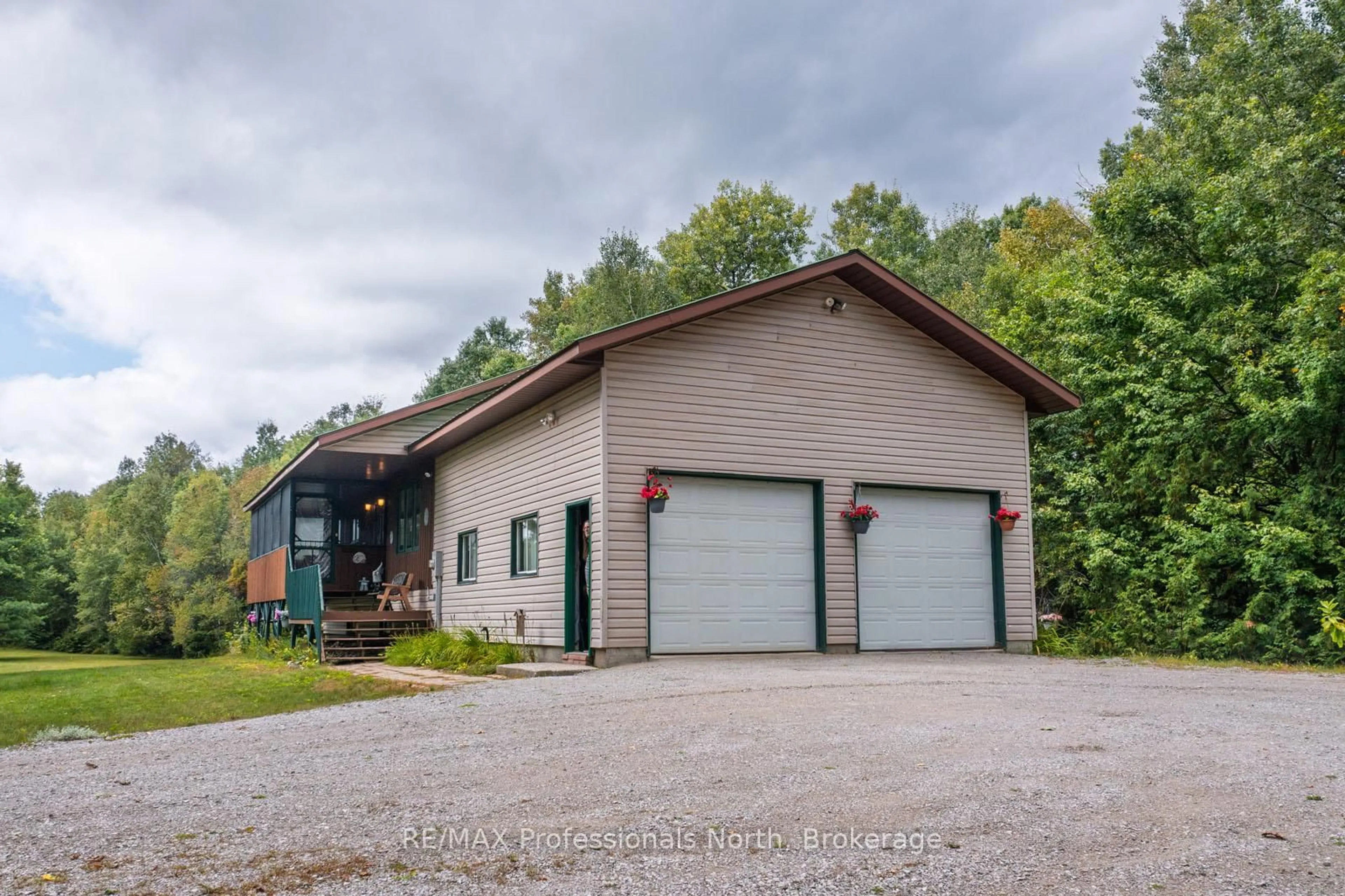 Indoor garage for 66 Rain Lake Rd, Kearney Ontario P0A 1M0