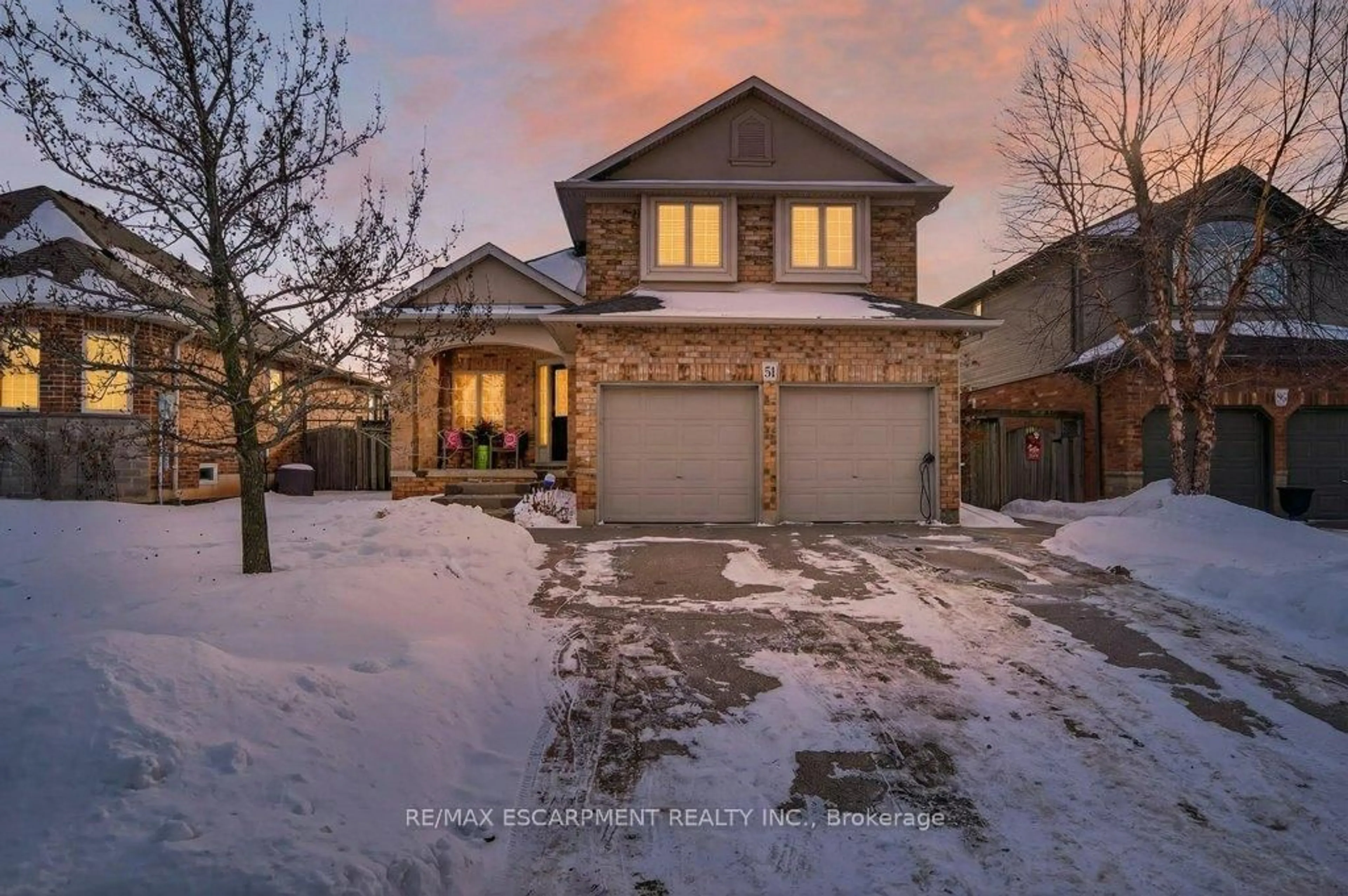 A pic from outside/outdoor area/front of a property/back of a property/a pic from drone, street for 51 Napa Lane, Hamilton Ontario L8E 6B7