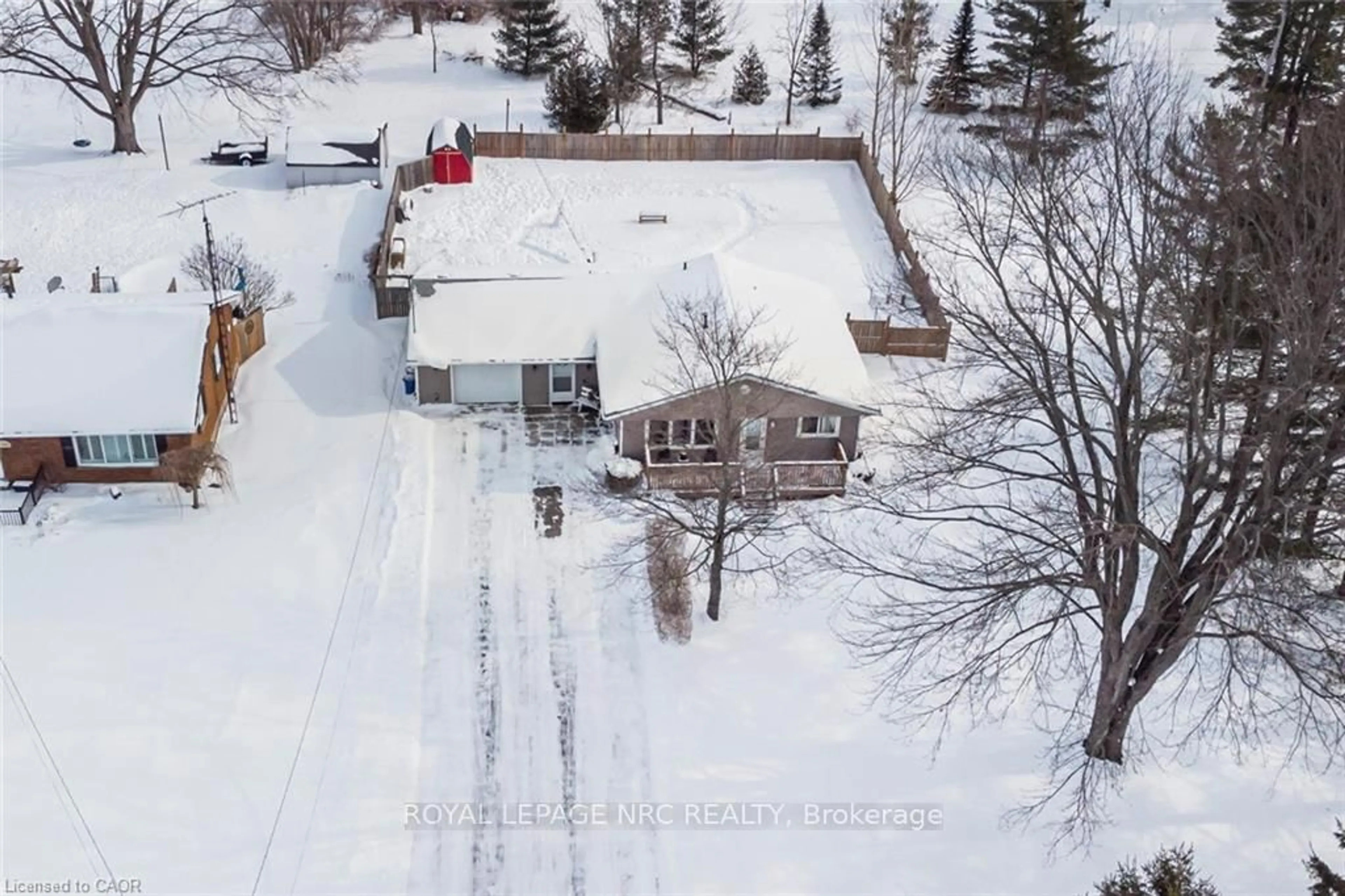 A pic from outside/outdoor area/front of a property/back of a property/a pic from drone, street for 11685 Burnaby Rd, Wainfleet Ontario L0S 1V0
