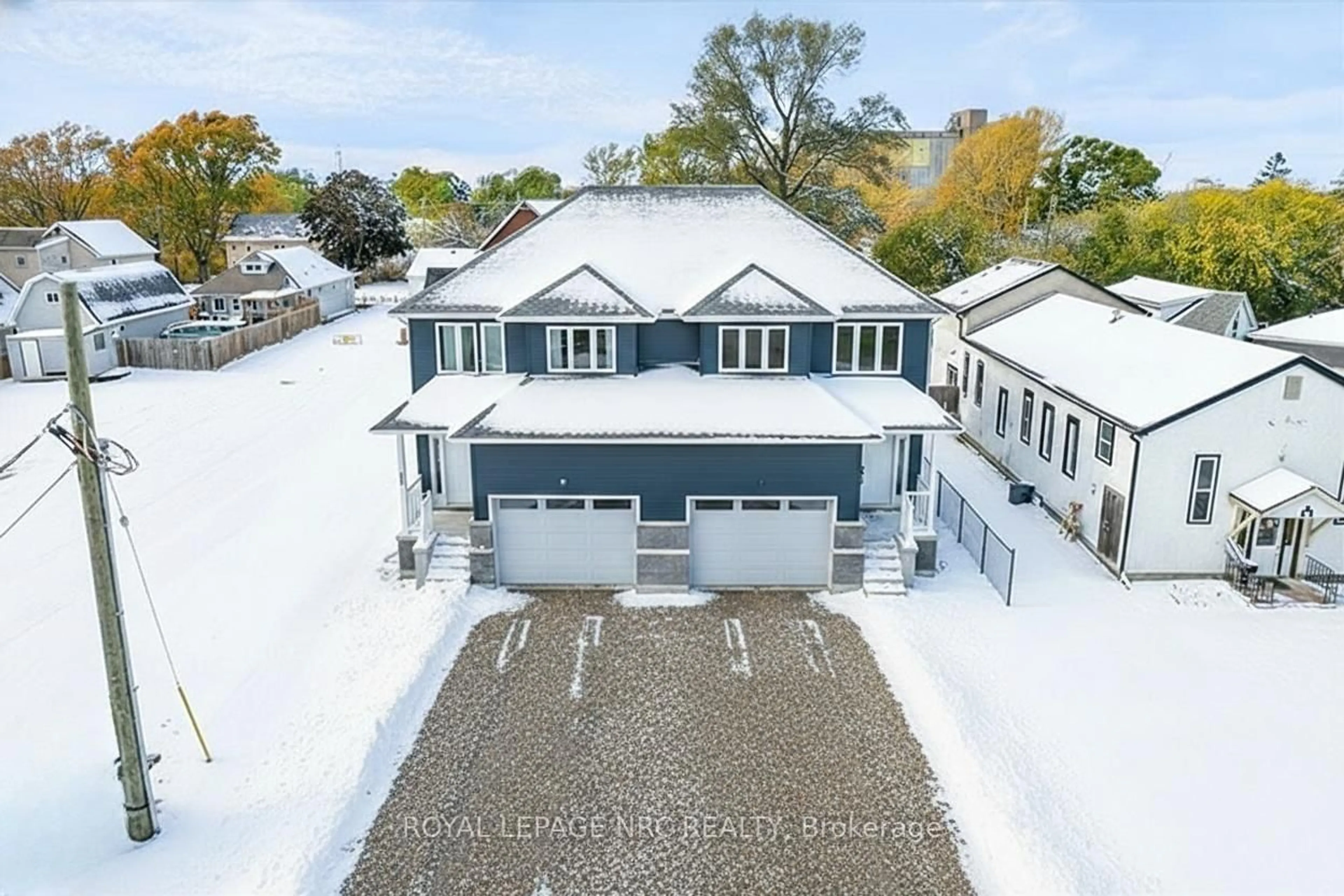 A pic from outside/outdoor area/front of a property/back of a property/a pic from drone, unknown for 66 Page St, Port Colborne Ontario L3K 5V1