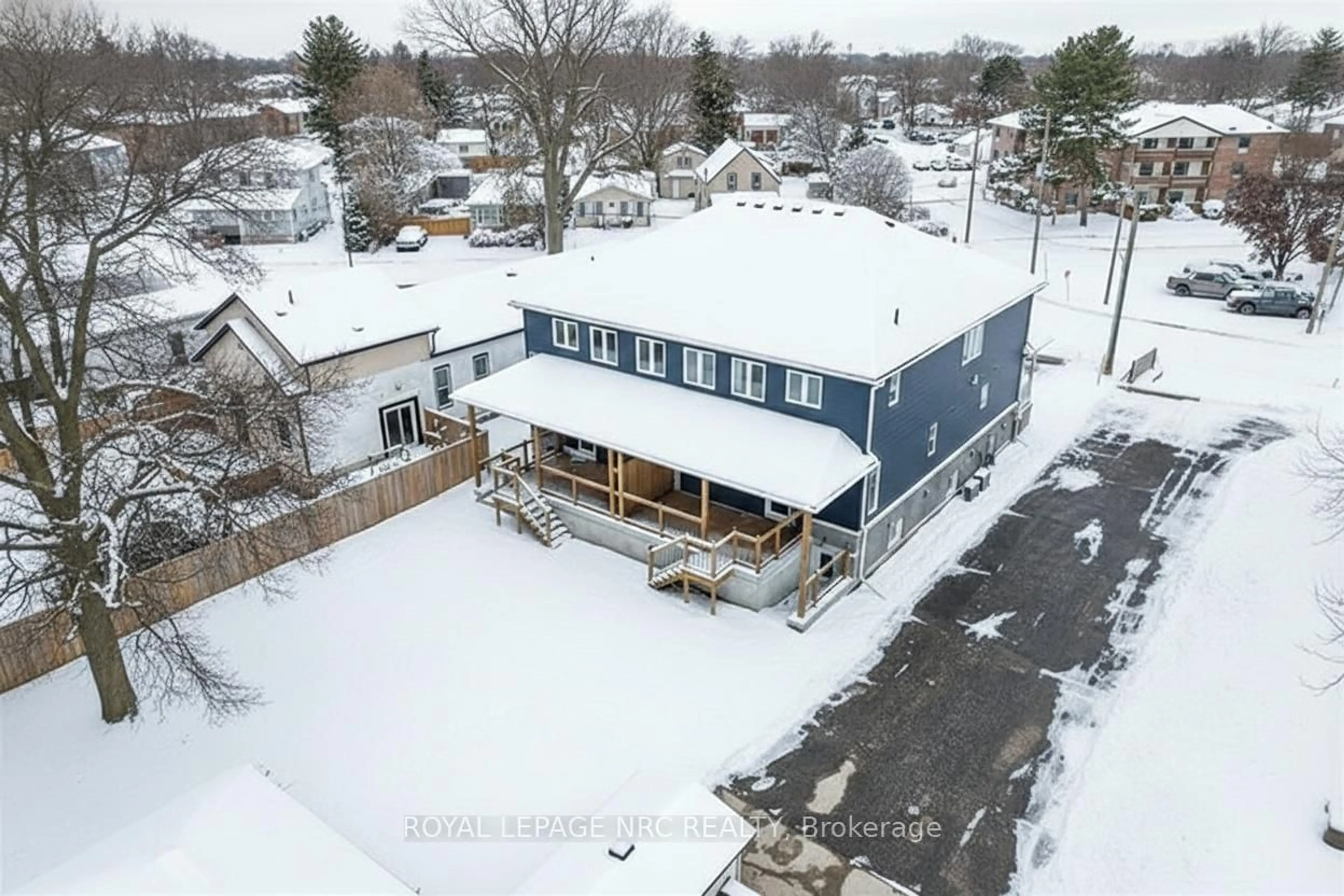 A pic from outside/outdoor area/front of a property/back of a property/a pic from drone, street for 66 Page St, Port Colborne Ontario L3K 5V1