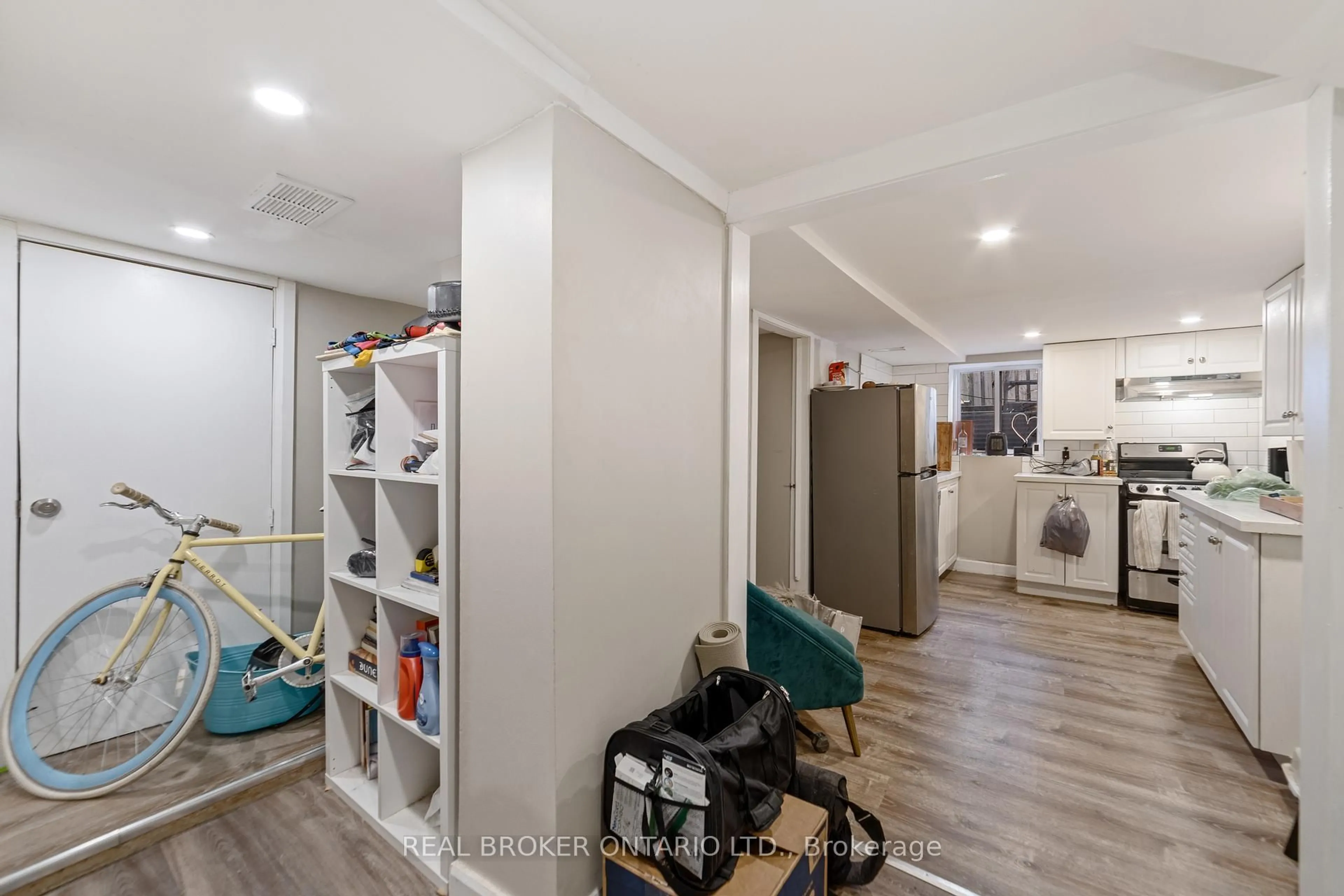 Unknown for 29 Gibson Ave, Hamilton Ontario L8L 6J4