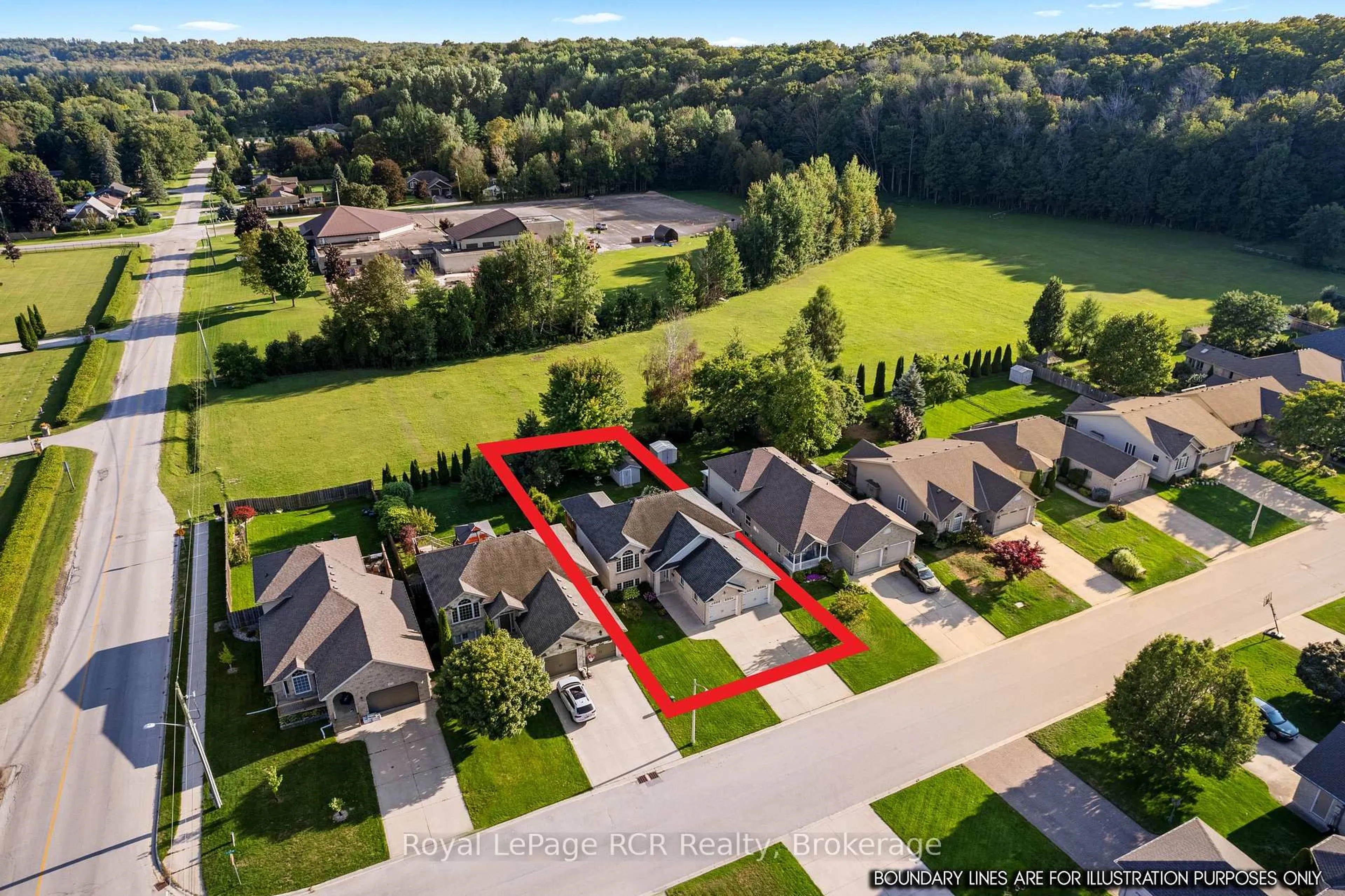 A pic from outside/outdoor area/front of a property/back of a property/a pic from drone, street for 423 1st St, Owen Sound Ontario N4K 6Z7