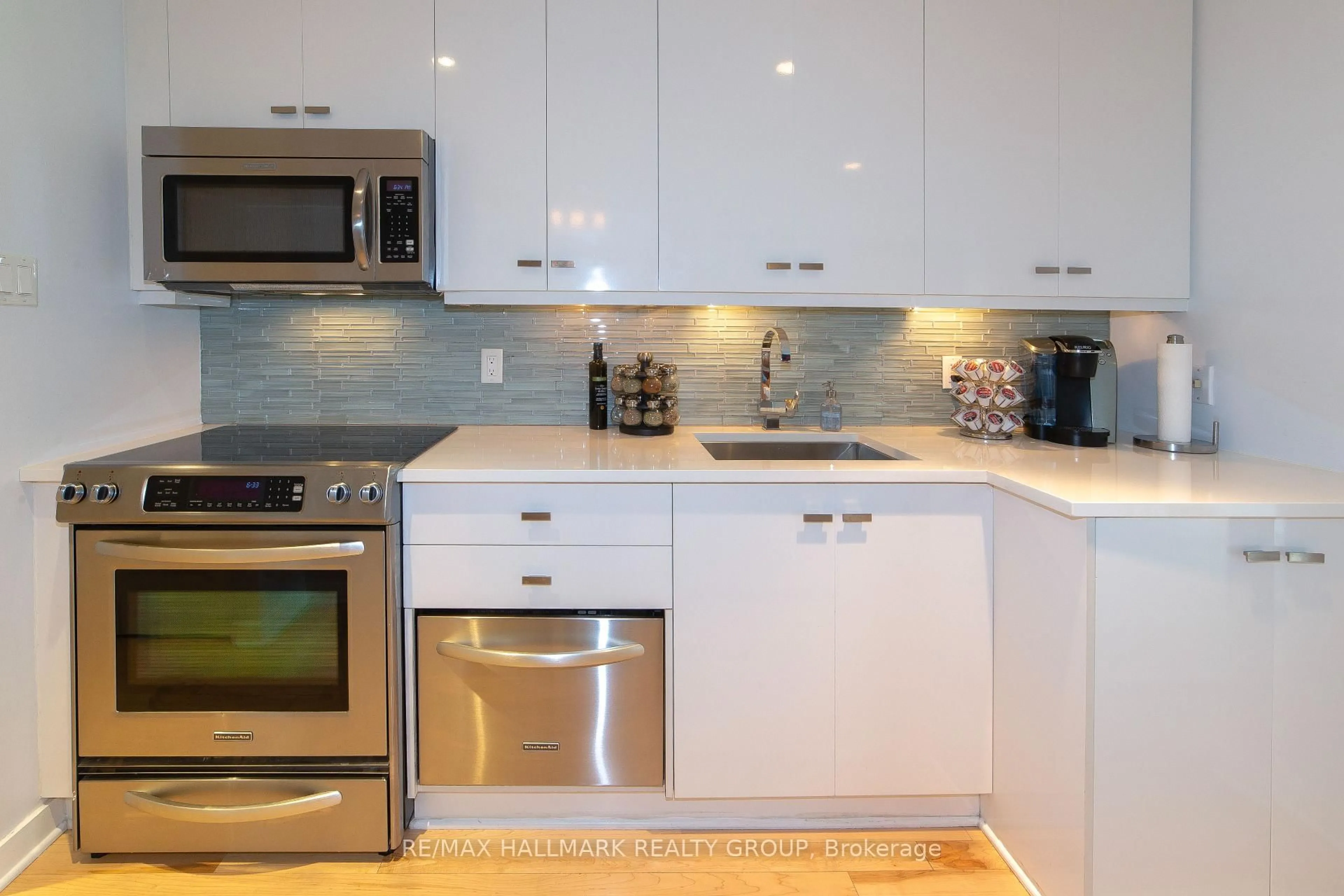 Contemporary kitchen, ceramic/tile floor for 202 ST PATRICK St #10, Ottawa Ontario K1N 5K3