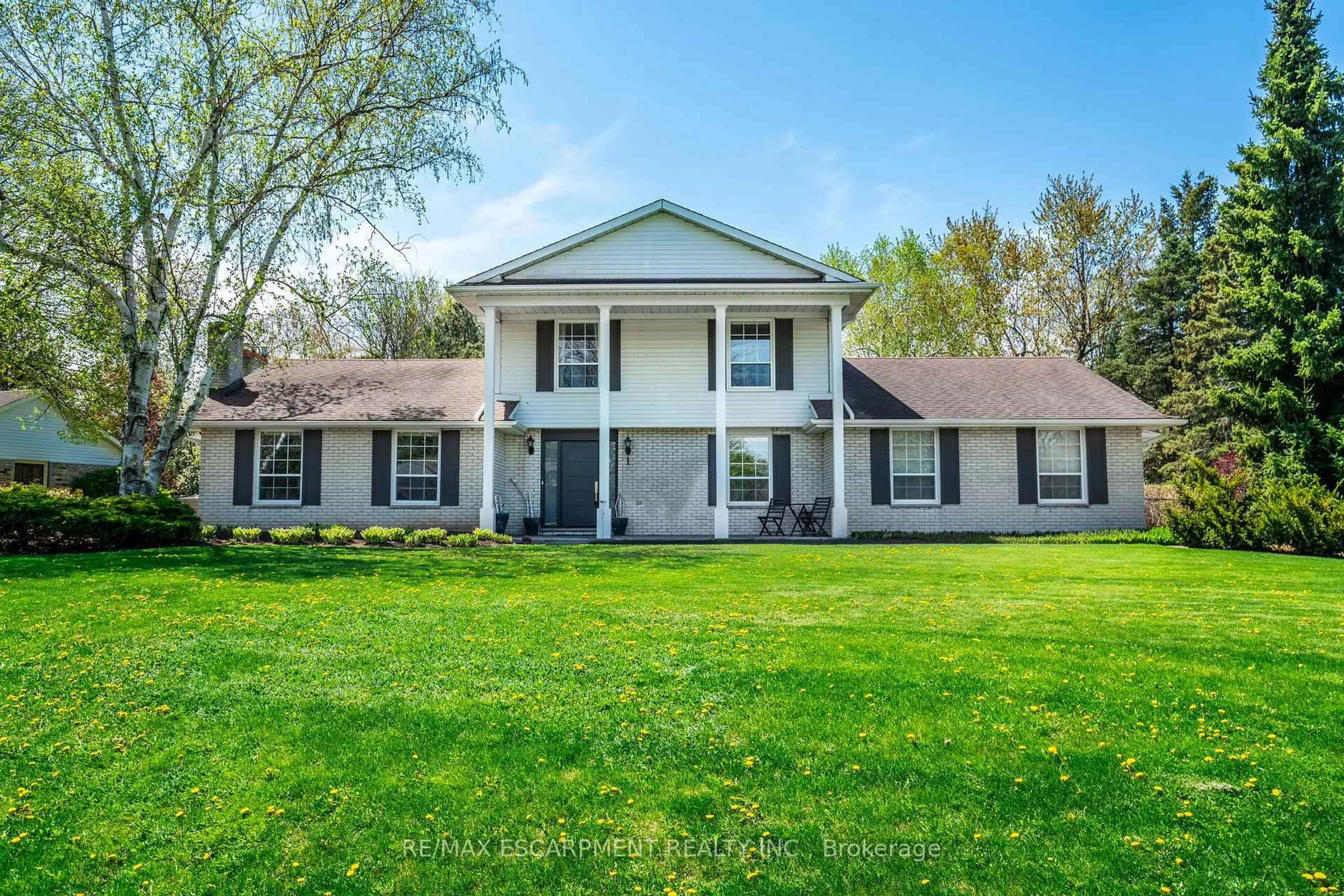 Home with vinyl exterior material, unknown for 1 Acredale Dr, Hamilton Ontario L0R 1H2