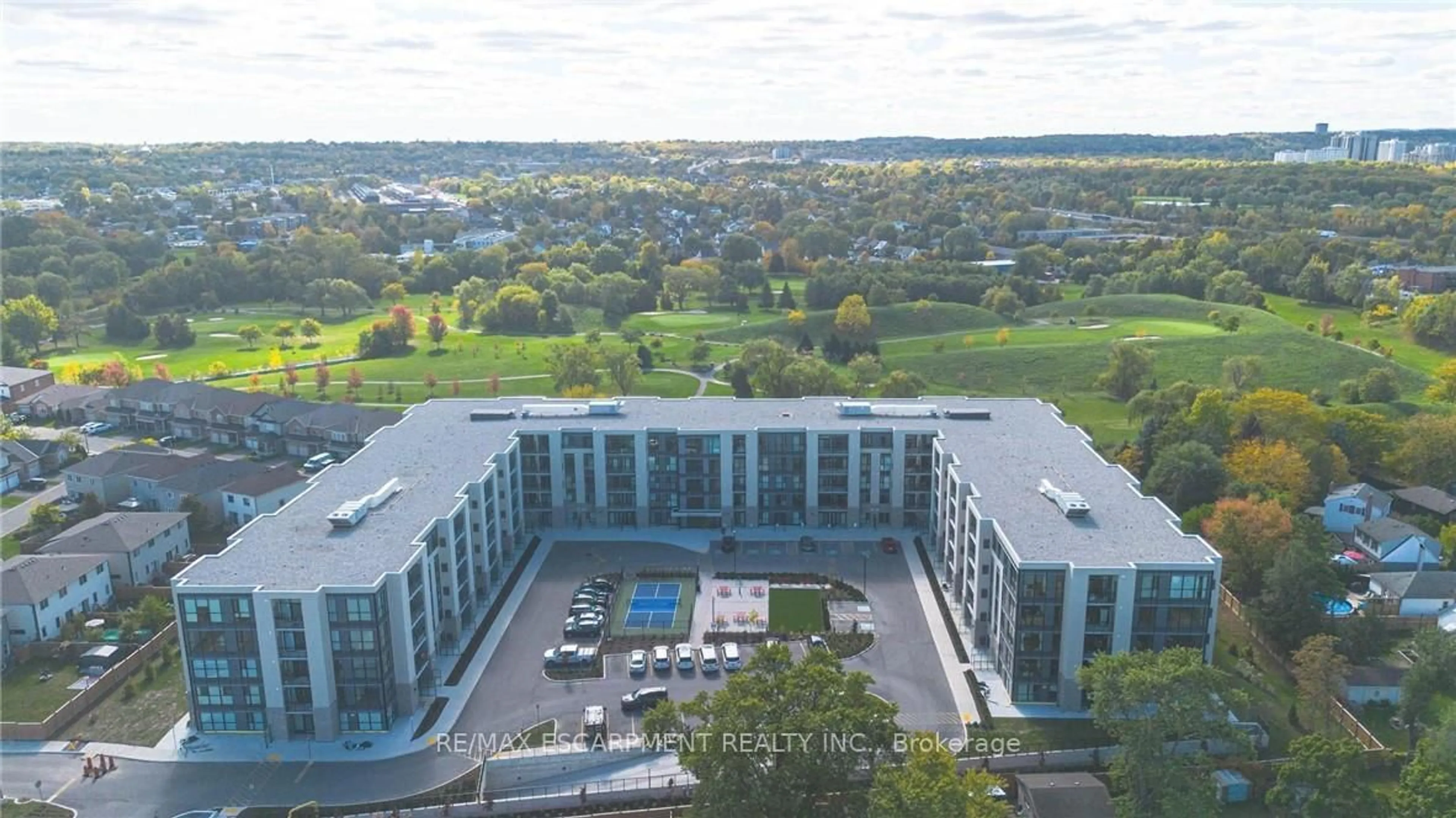 A pic from outside/outdoor area/front of a property/back of a property/a pic from drone, building for 50 Herrick Ave #231, St. Catharines Ontario L2P 0B8