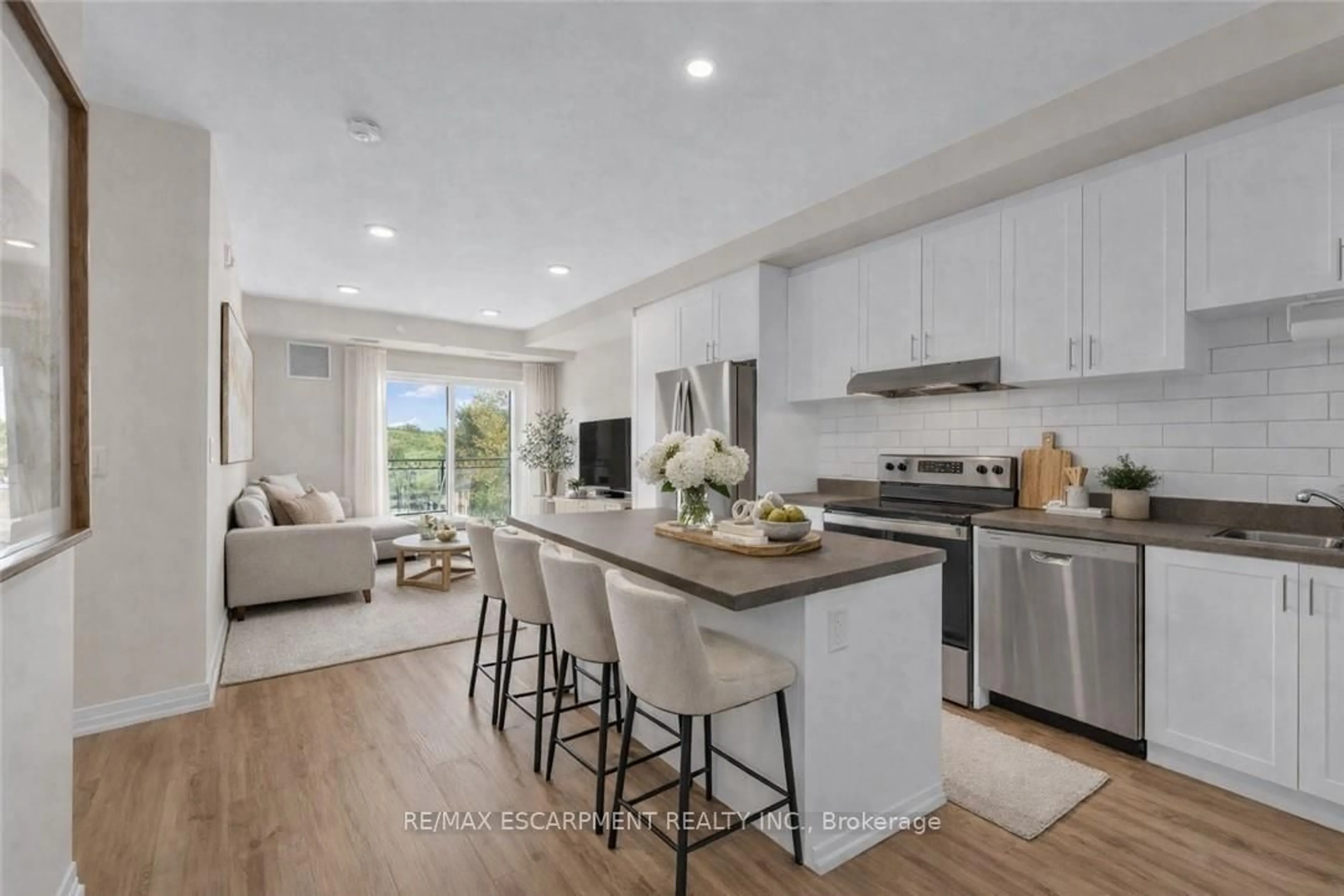 Open concept kitchen, unknown for 50 Herrick Ave #231, St. Catharines Ontario L2P 0B8