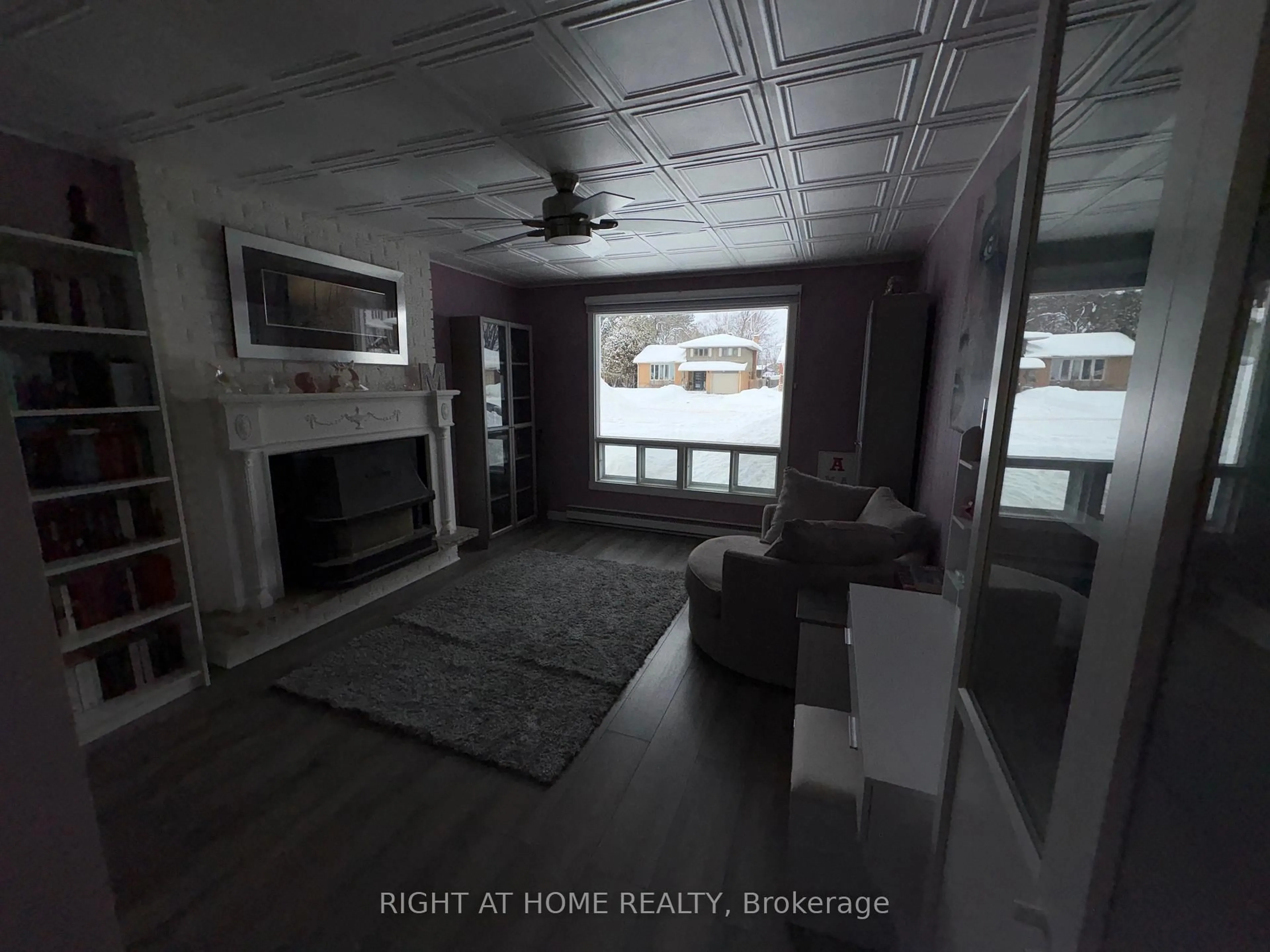 A pic of a room for 27 Shore Acres Blvd, North Bay Ontario P1A 1B7